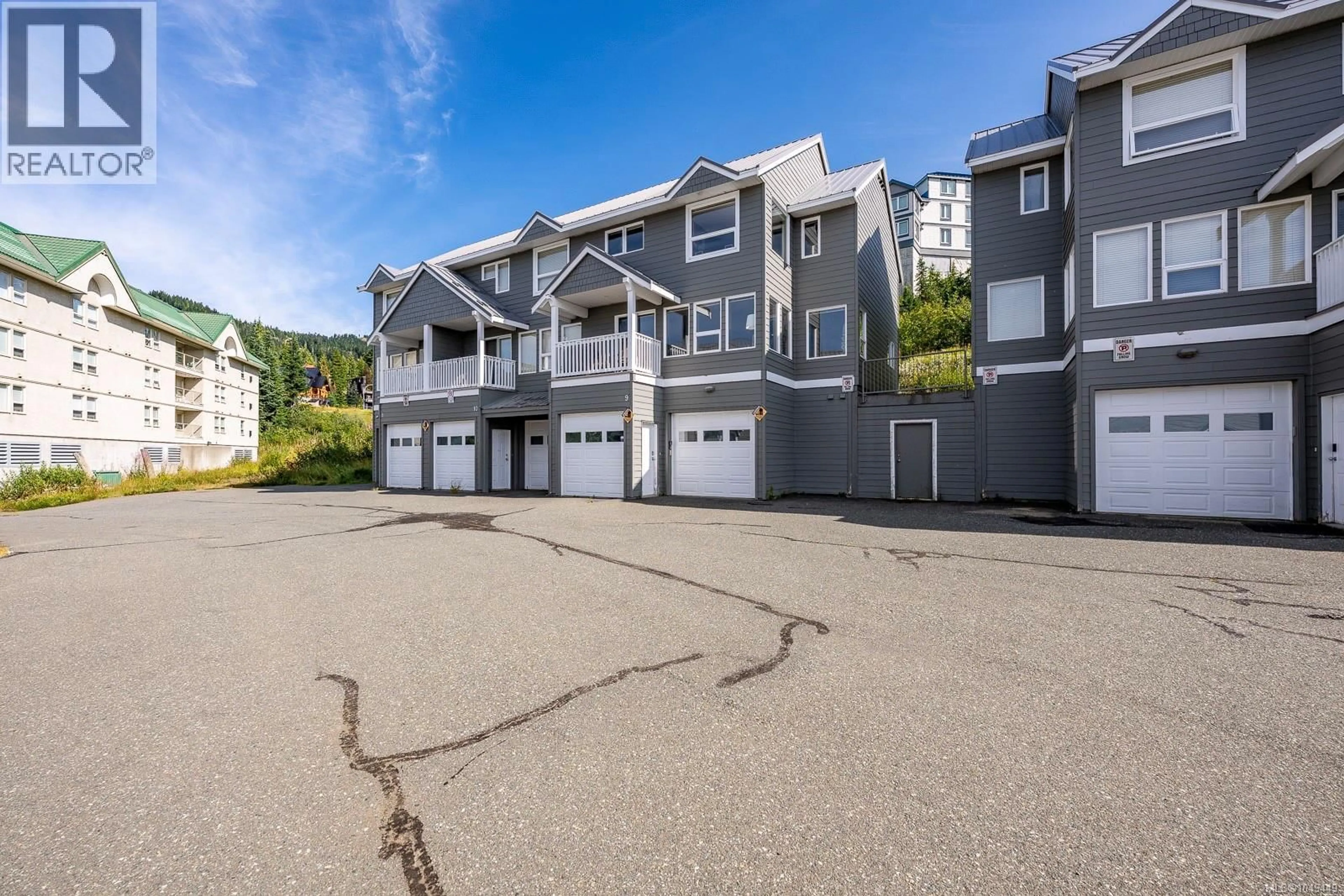 A pic from outside/outdoor area/front of a property/back of a property/a pic from drone, unknown for 9 - 1370 HENRY ROAD, Courtenay British Columbia V9J1L0