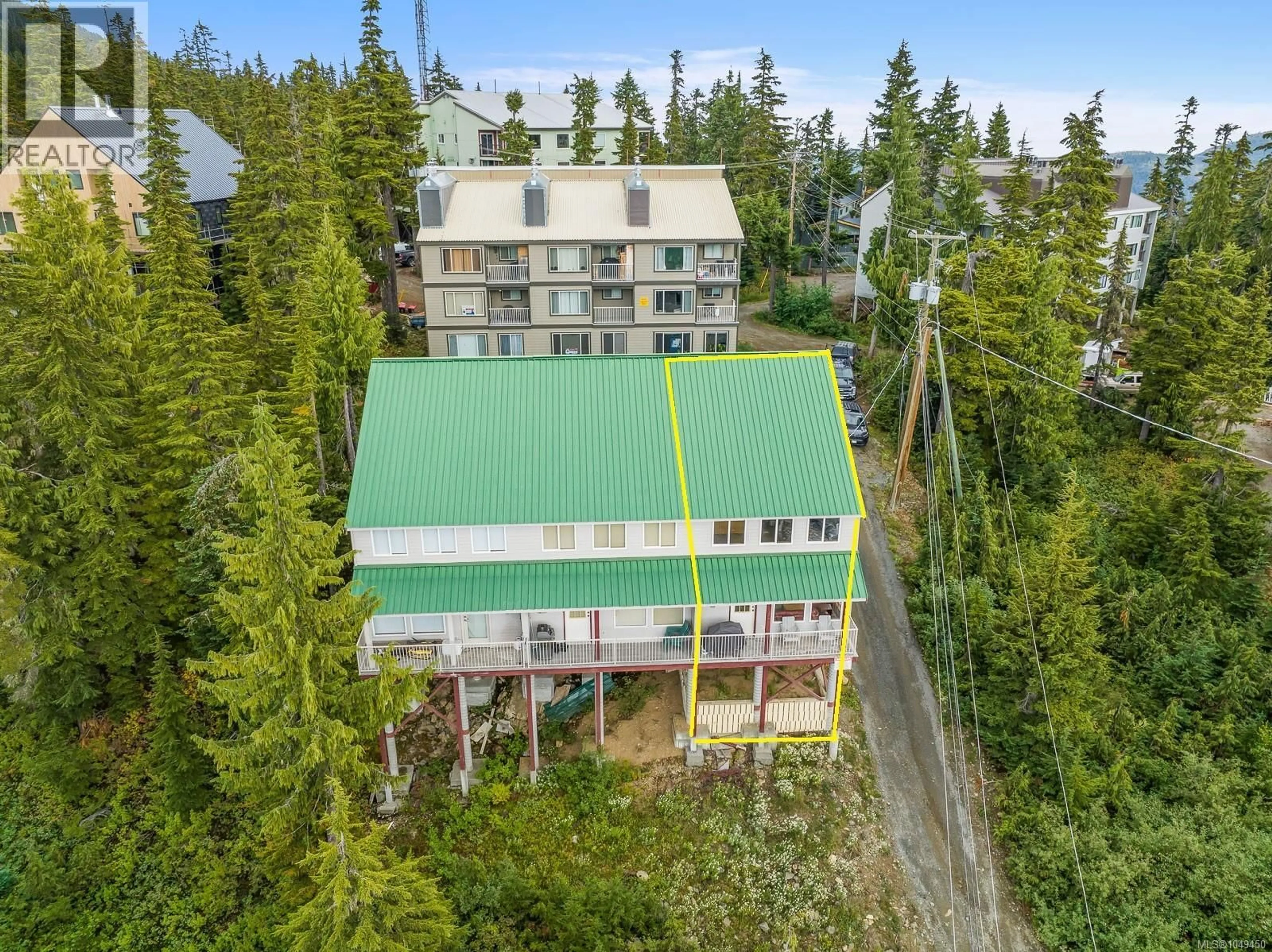 A pic from outside/outdoor area/front of a property/back of a property/a pic from drone, building for 3 - 699 CASTLE CRAG CRESCENT, Courtenay British Columbia V9J1L0