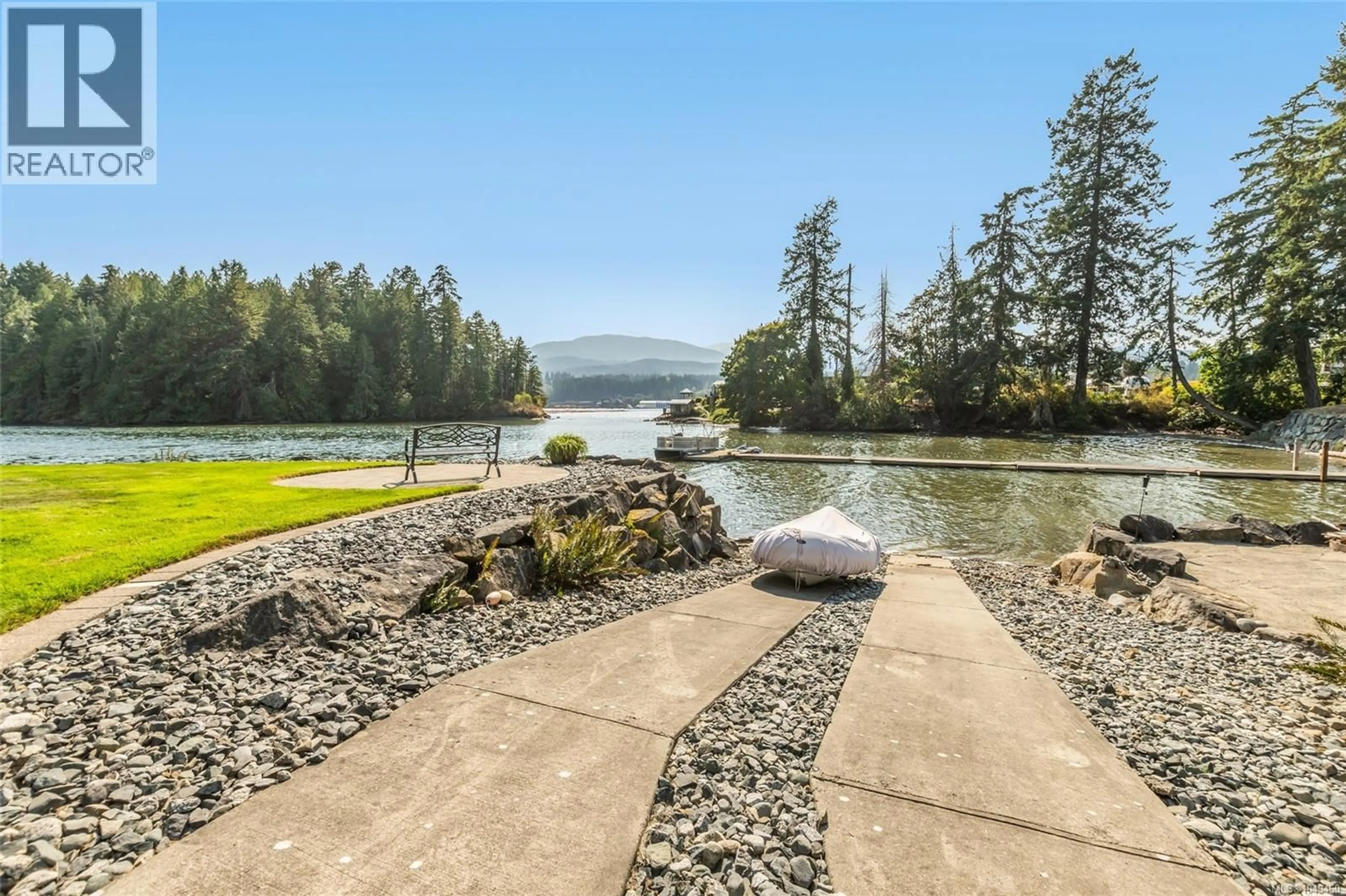 Patio, water/lake/river/ocean view for 4718/4720 SHELL BEACH ROAD, Ladysmith British Columbia V9G1L7