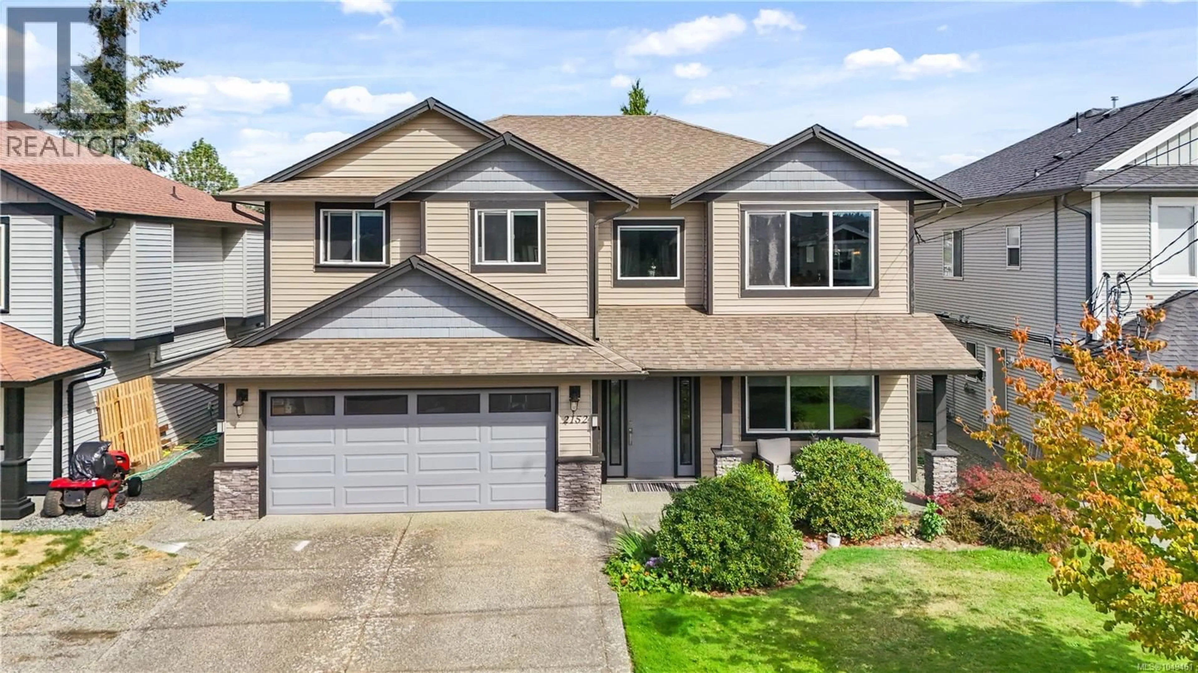 Home with vinyl exterior material, street for 2152 LARK CRESCENT, Nanaimo British Columbia V9S5J8