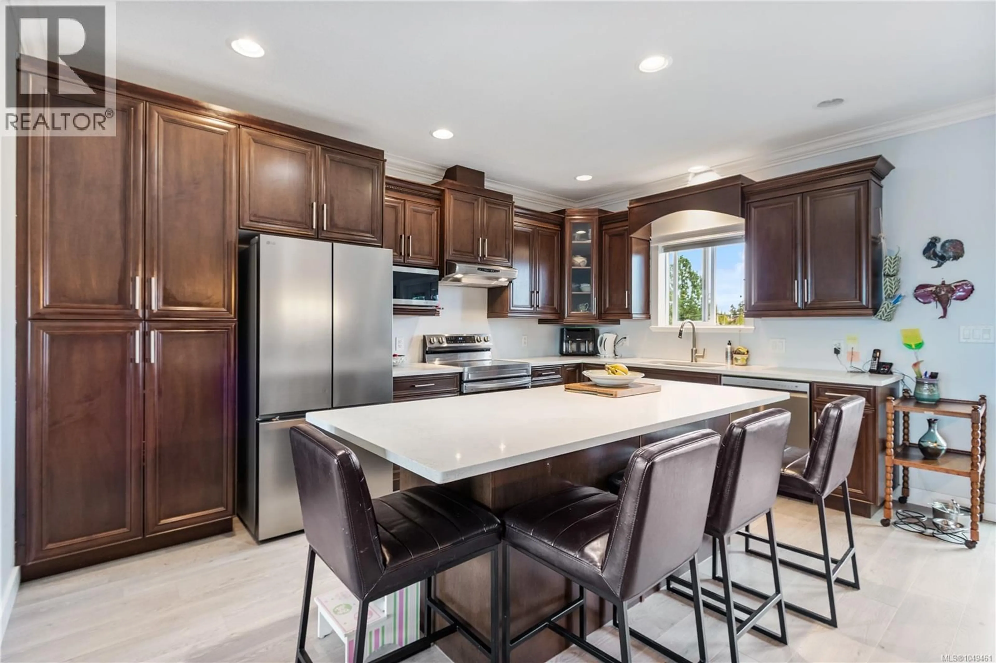 Open concept kitchen, ceramic/tile floor for 2152 LARK CRESCENT, Nanaimo British Columbia V9S5J8