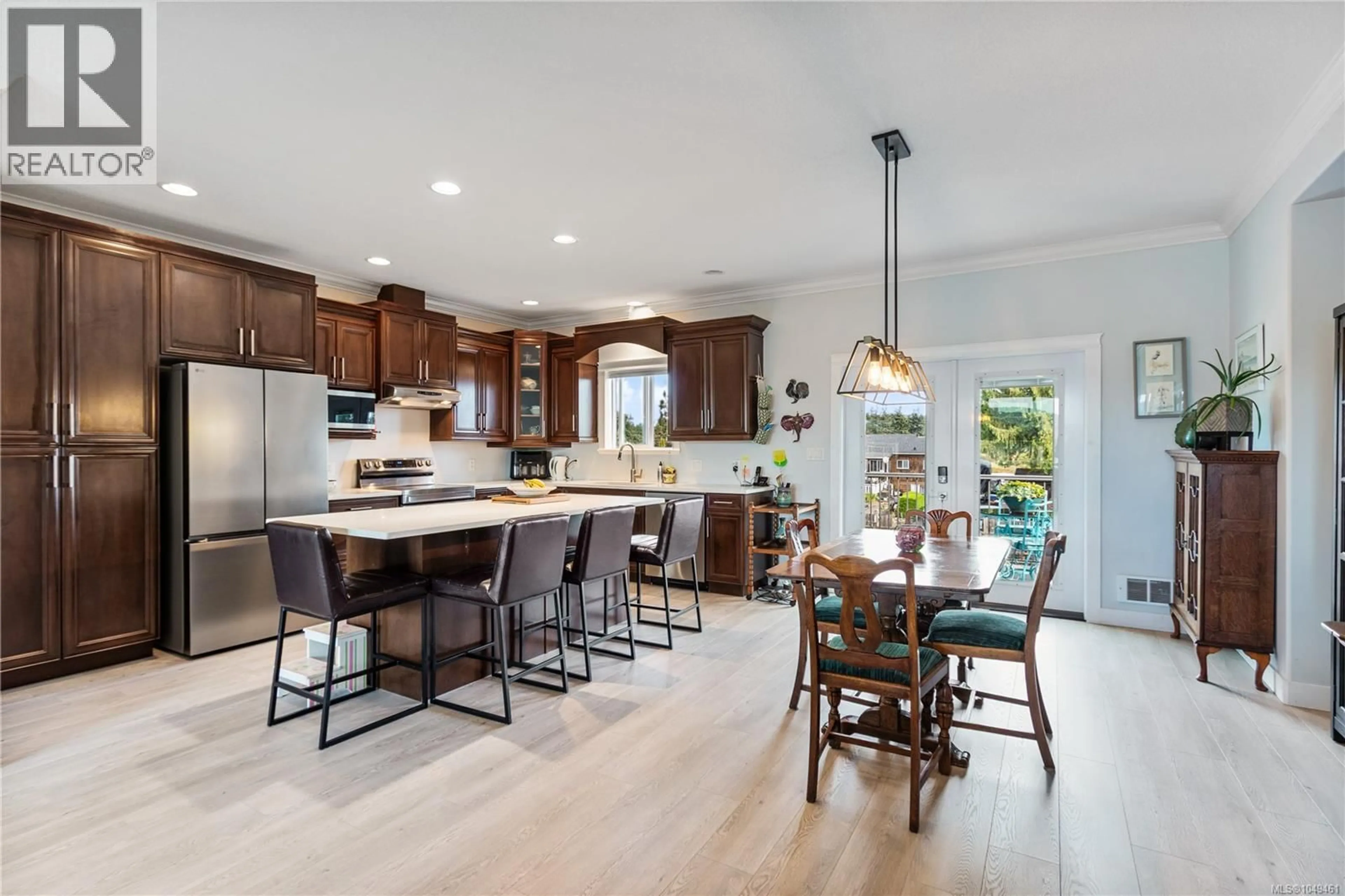 Open concept kitchen, unknown for 2152 LARK CRESCENT, Nanaimo British Columbia V9S5J8
