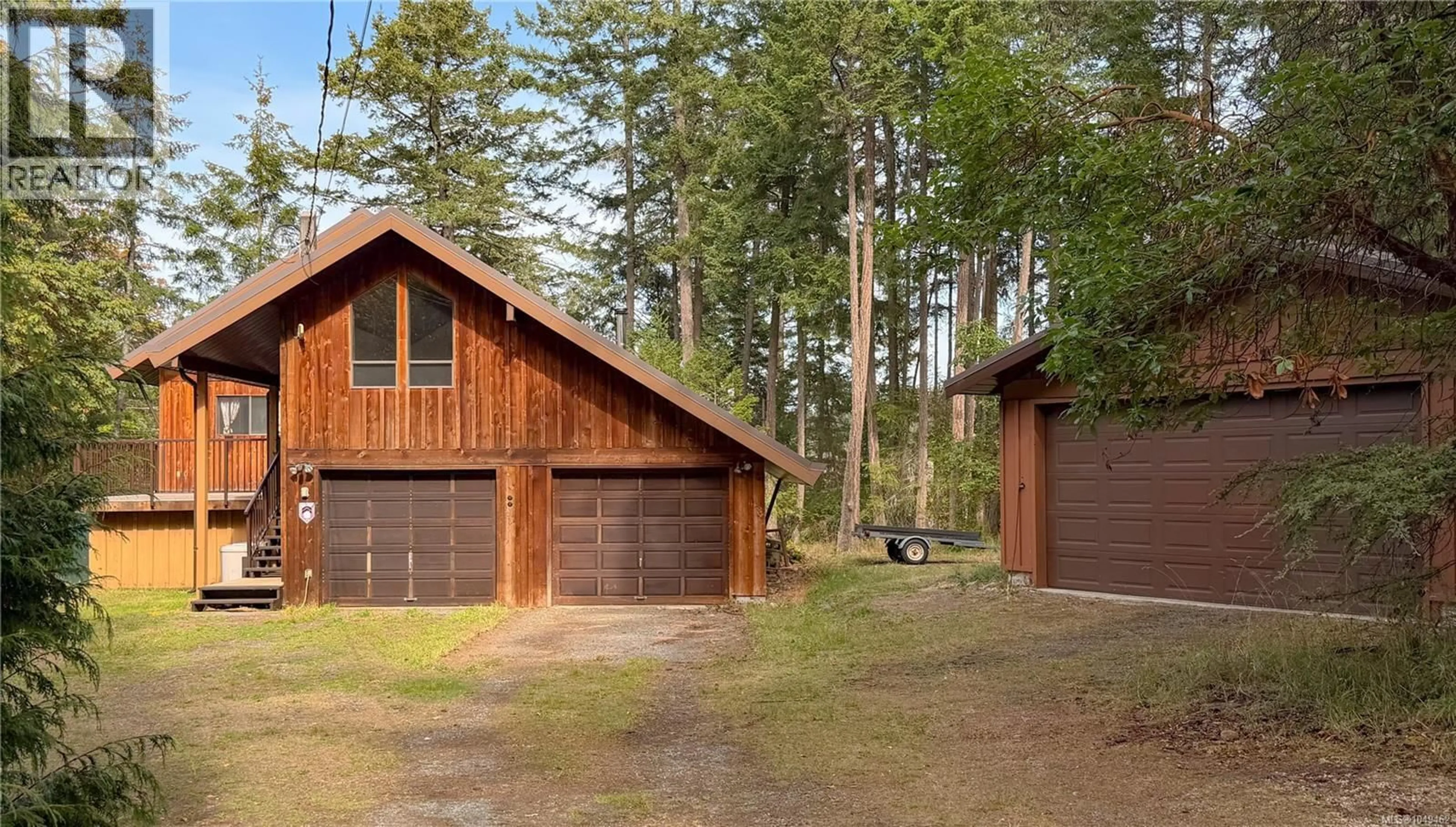 Indoor garage for 2893 ROWAN WAY, Gabriola Island British Columbia V0R1X7