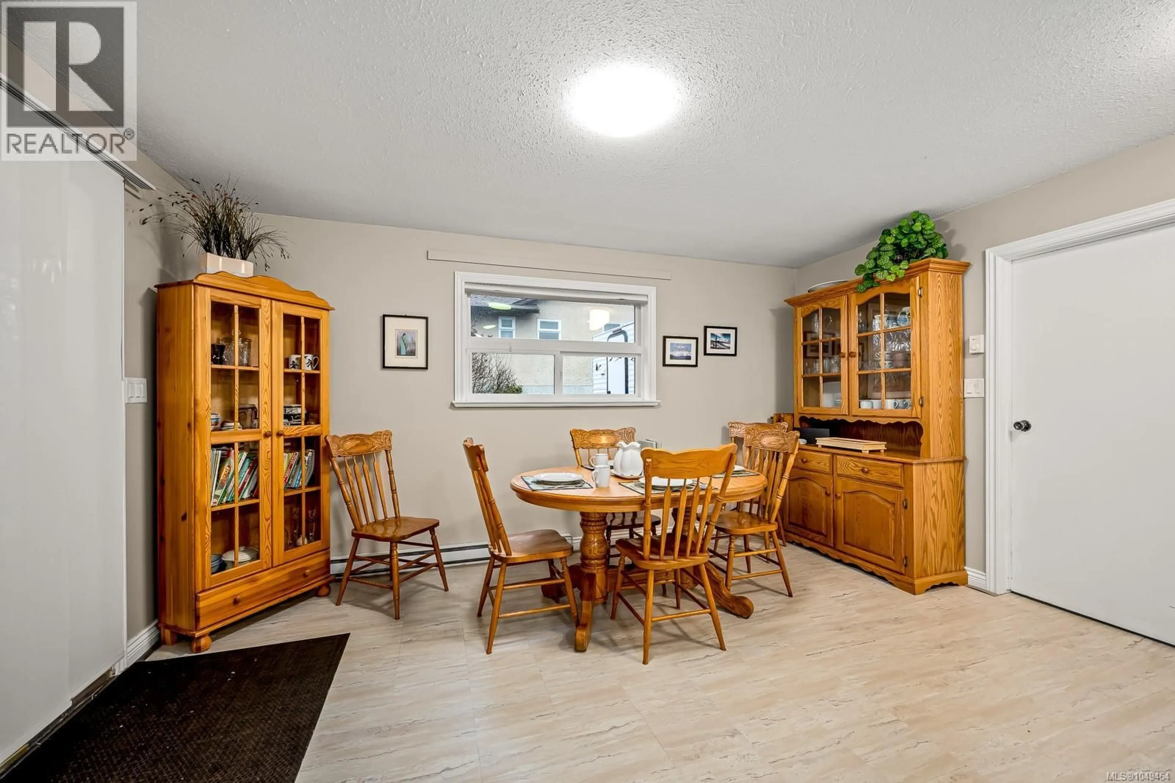 Dining room, wood/laminate floor for 1965 COUGAR CRESCENT, Comox British Columbia V9M2K4