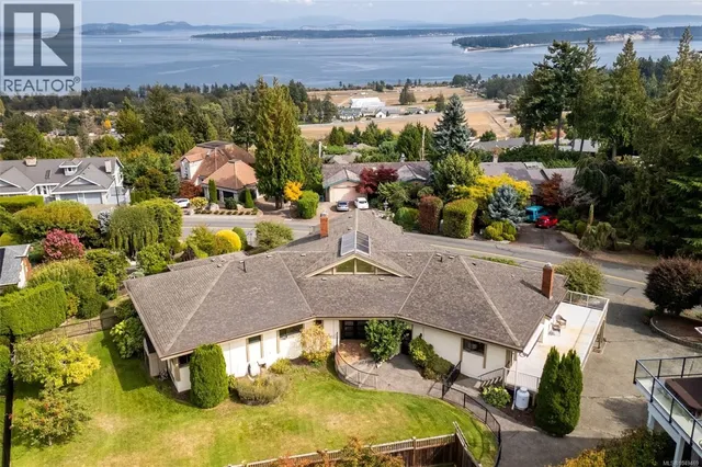 8798 FOREST PARK DRIVE, North Saanich 3