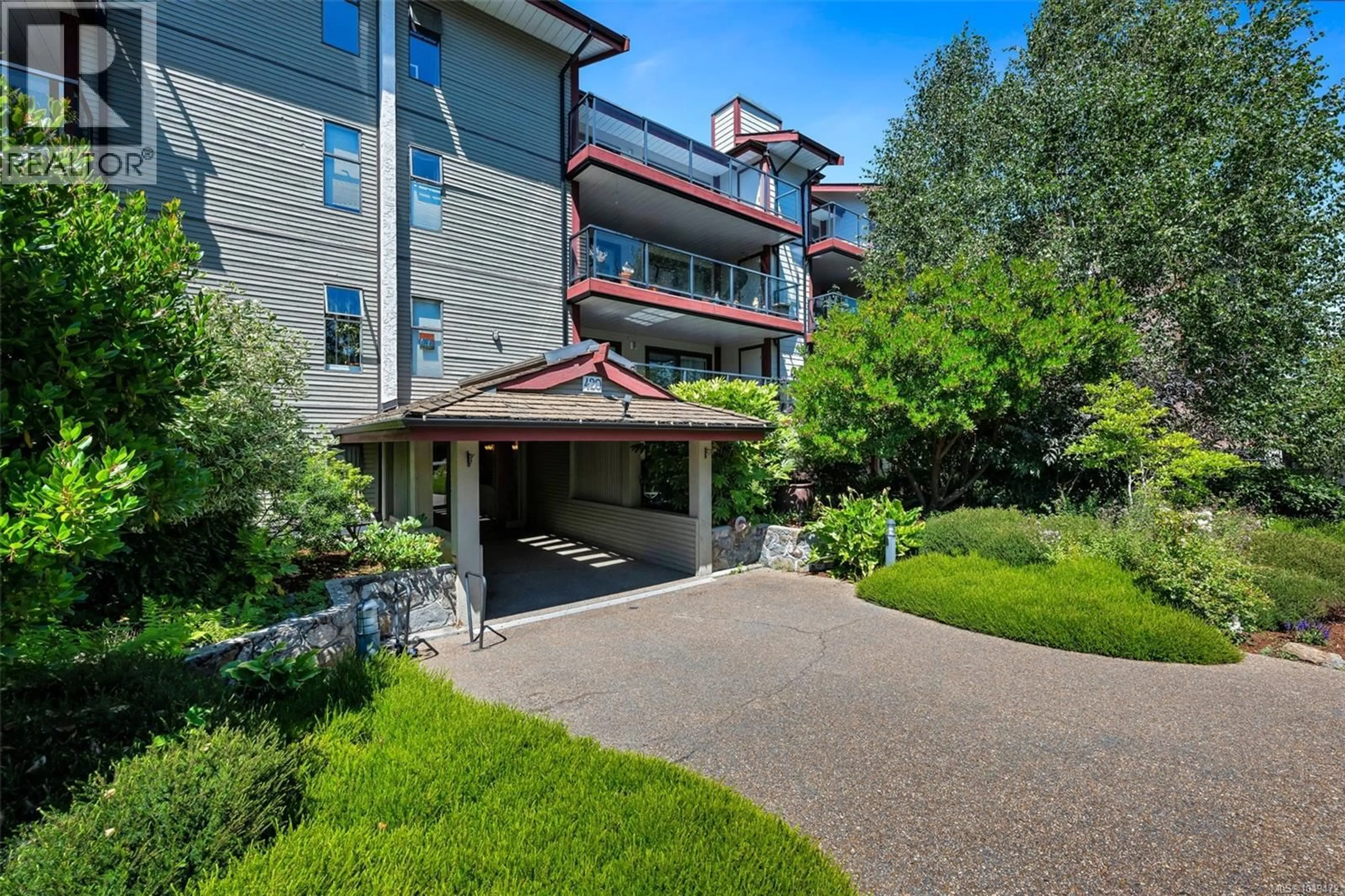 Patio, water/lake/river/ocean view for 204 - 420 PARRY STREET, Victoria British Columbia V8V2H7