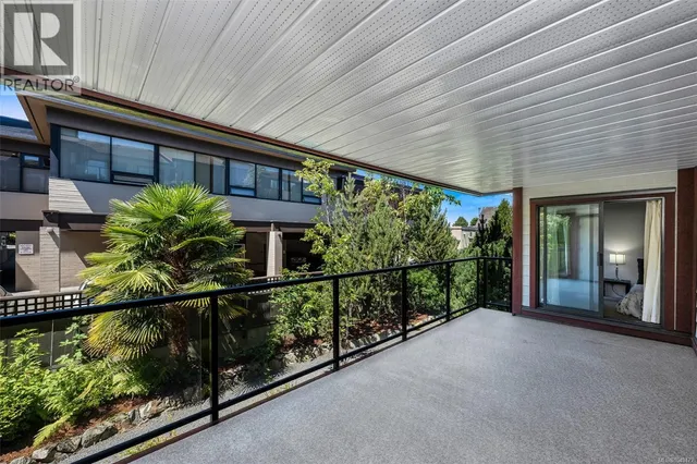 204 - 420 PARRY STREET, Victoria 4