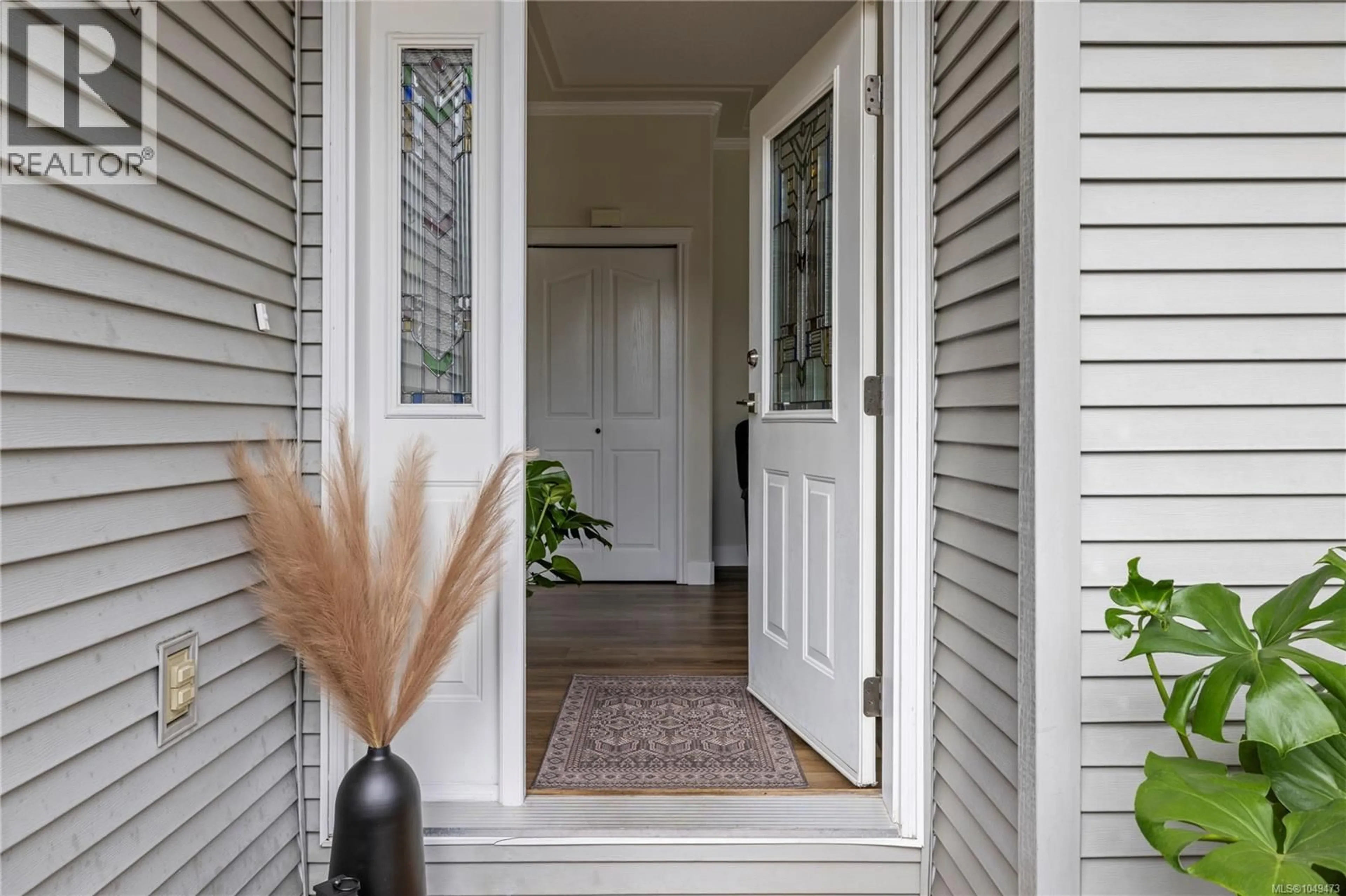 Indoor entryway for 1715 COUNTRY HILLS DRIVE, Nanaimo British Columbia V9X1X5