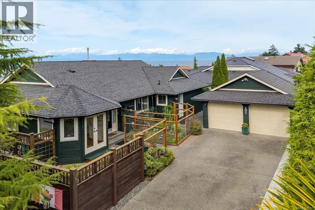 101 SANDPIPER PLACE, Nanaimo