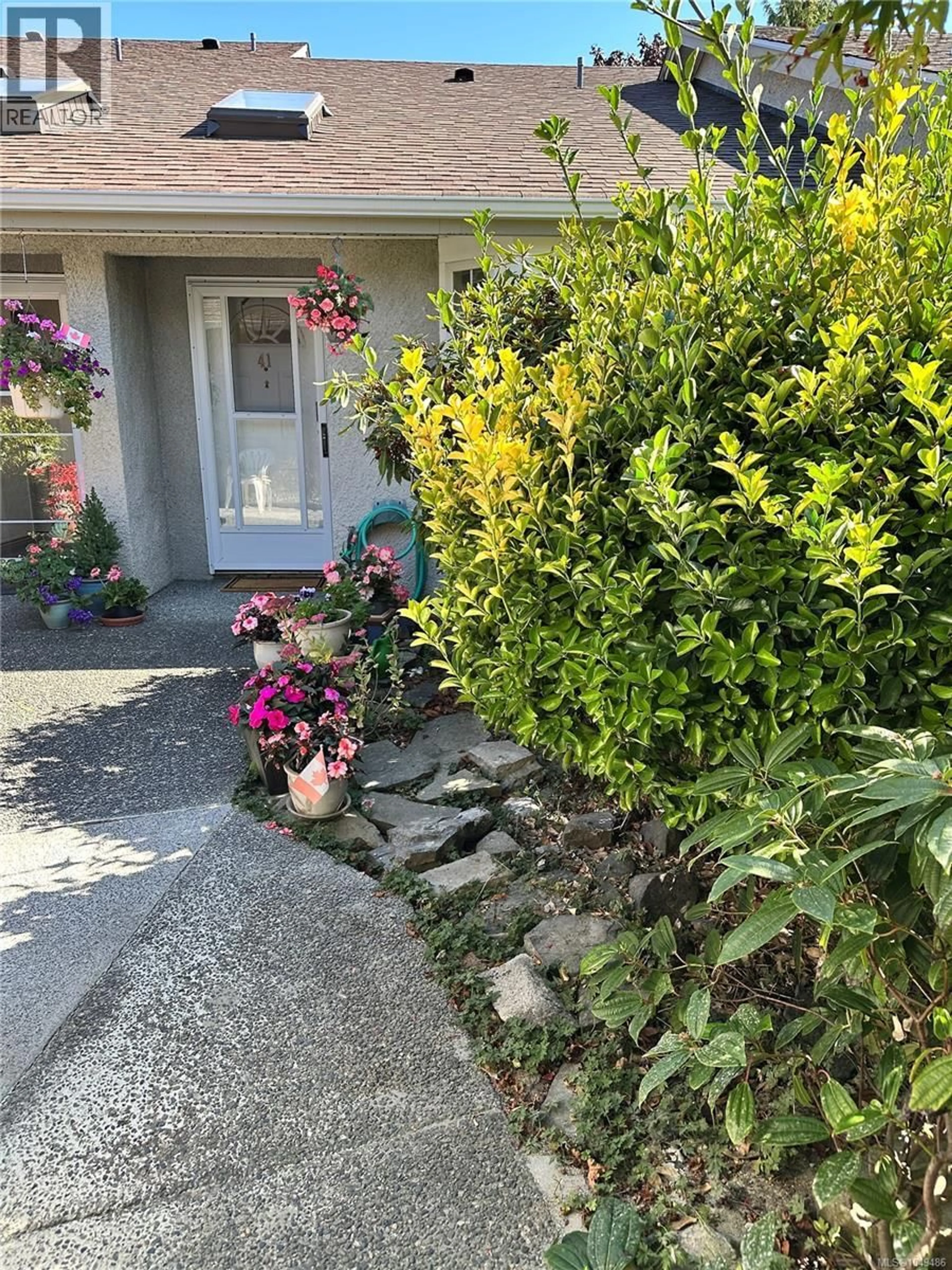 Indoor entryway for 41 - 2600 FERGUSON ROAD, Central Saanich British Columbia V8M2C1