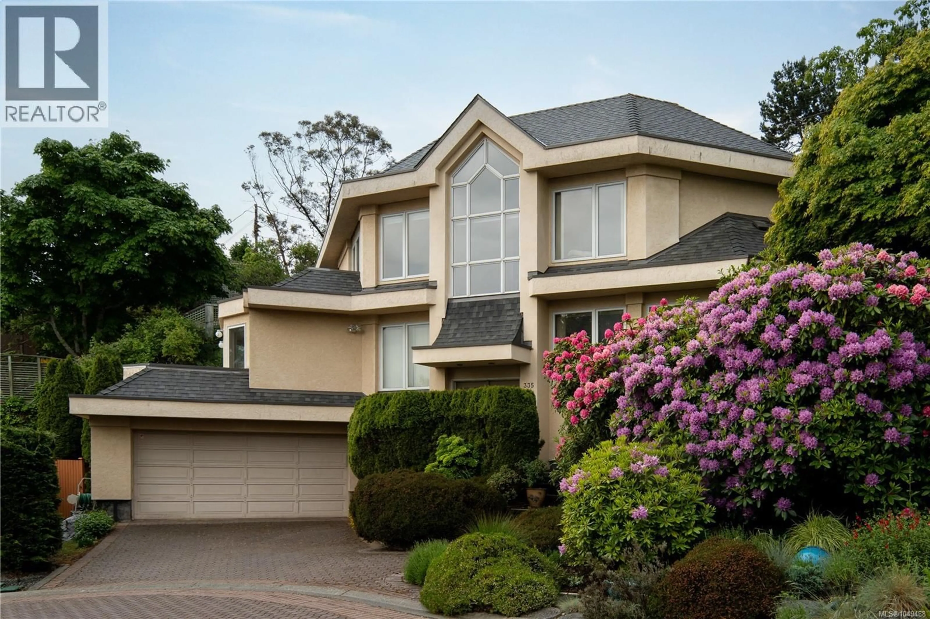 Home with vinyl exterior material, street for 335 KING GEORGE TERRACE, Oak Bay British Columbia V8S2J8