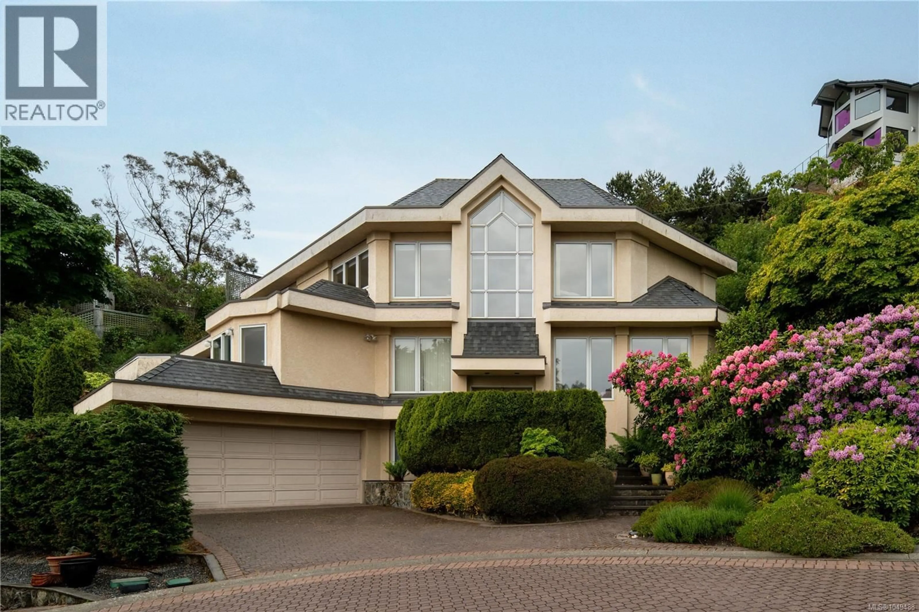 Home with vinyl exterior material, street for 335 KING GEORGE TERRACE, Oak Bay British Columbia V8S2J8