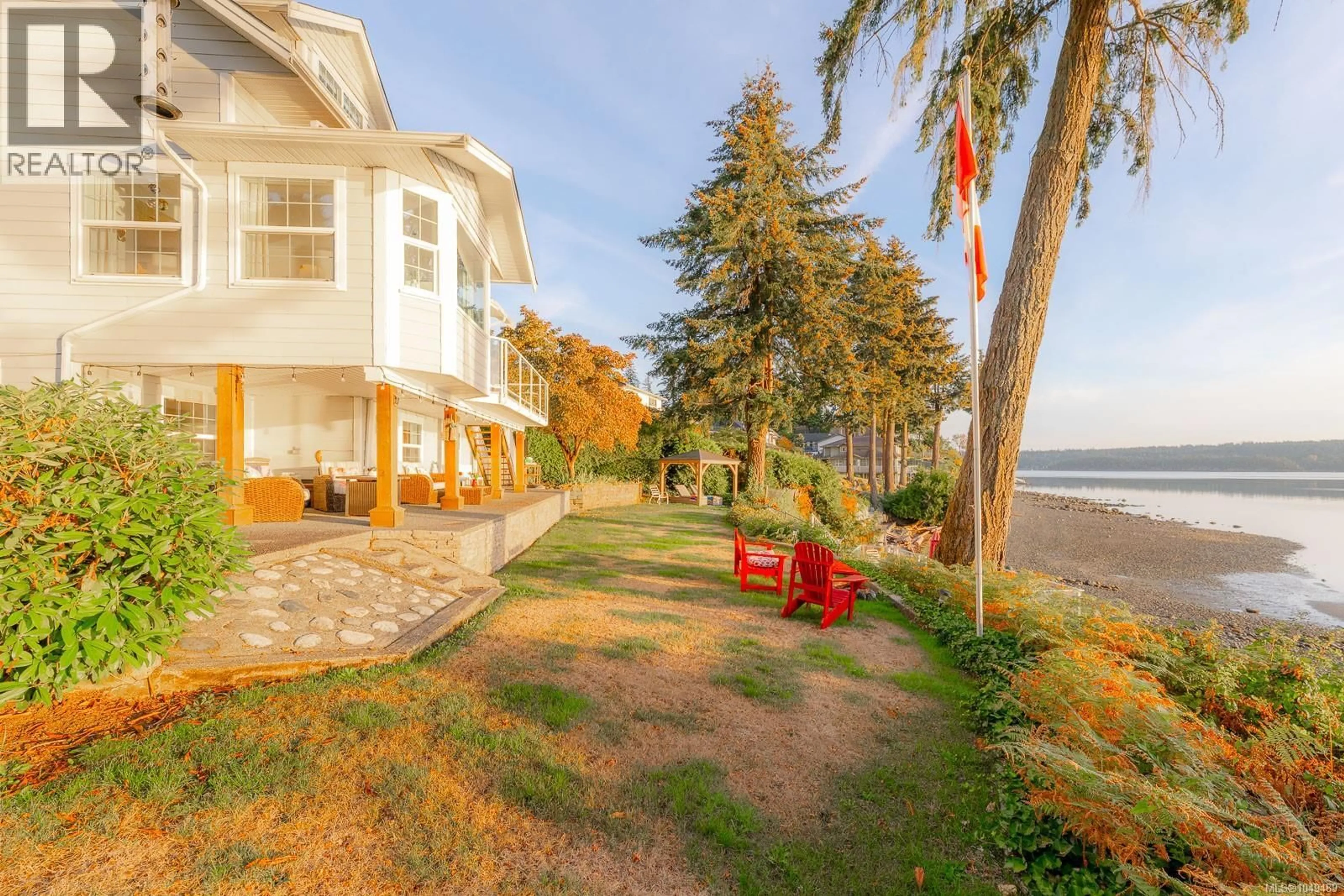 Patio, water/lake/river/ocean view for 319 CHEMAINUS ROAD, Ladysmith British Columbia V9G1X9