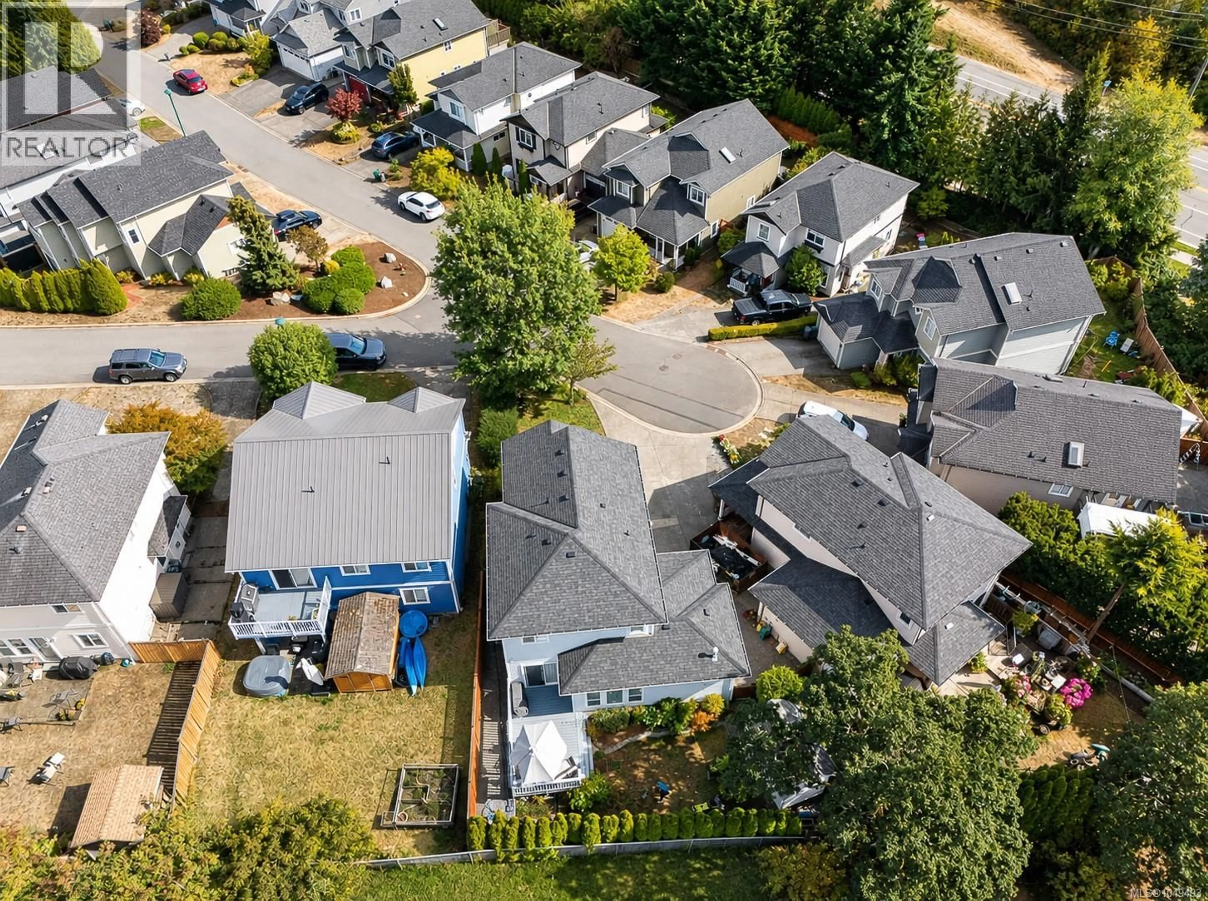 A pic from outside/outdoor area/front of a property/back of a property/a pic from drone, street for 23 NEWSTEAD CRESCENT, View Royal British Columbia V9B6L4