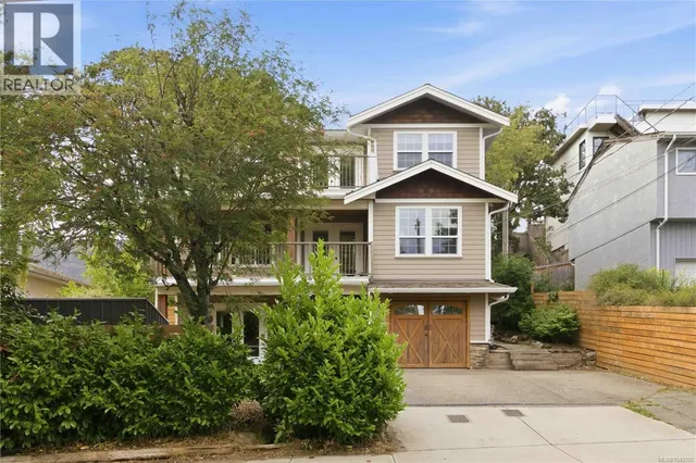 1416 LANG STREET, Victoria 3