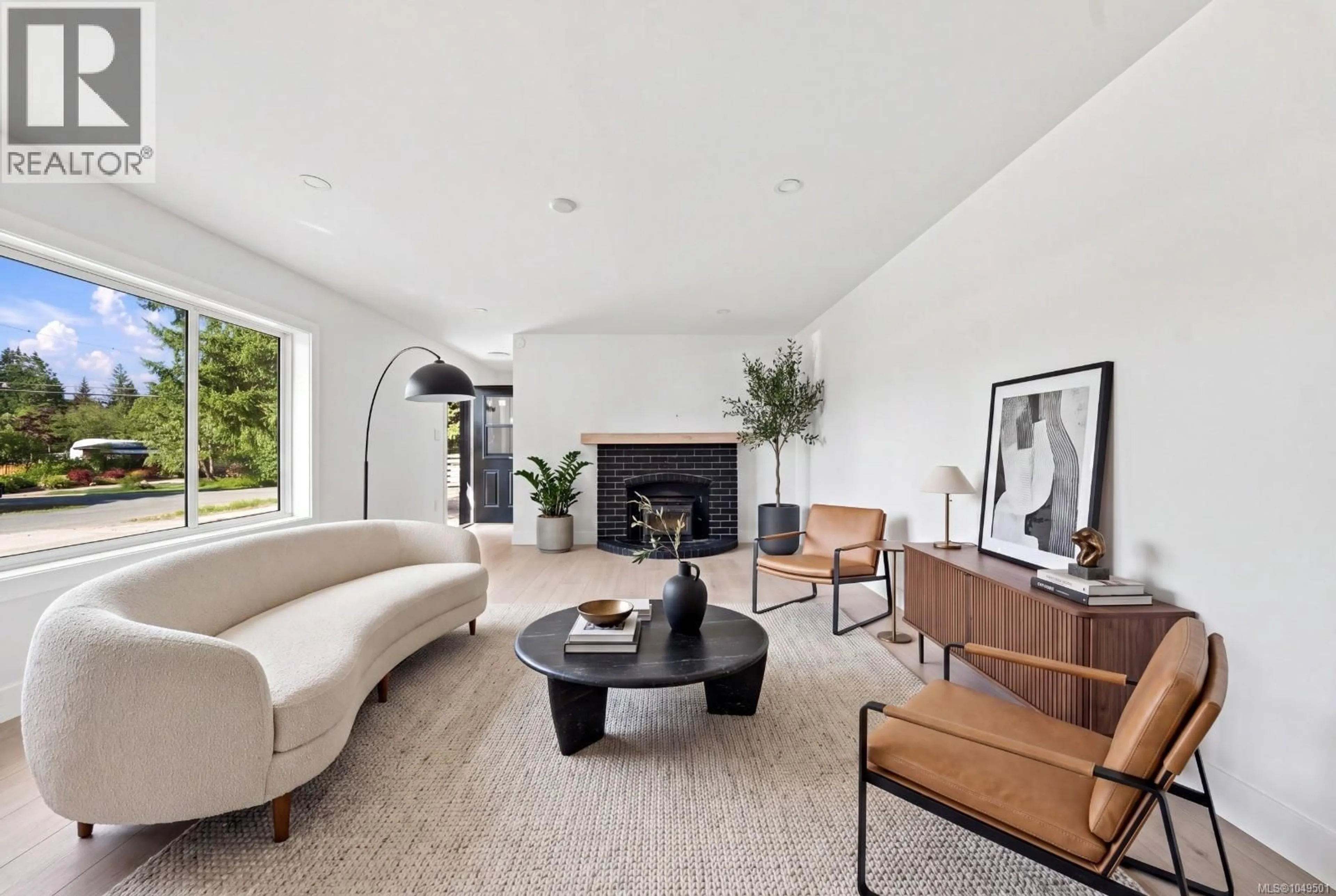 Living room with furniture, unknown for 3538 FOXGLOVE ROAD, Whiskey Creek British Columbia V9K1V8