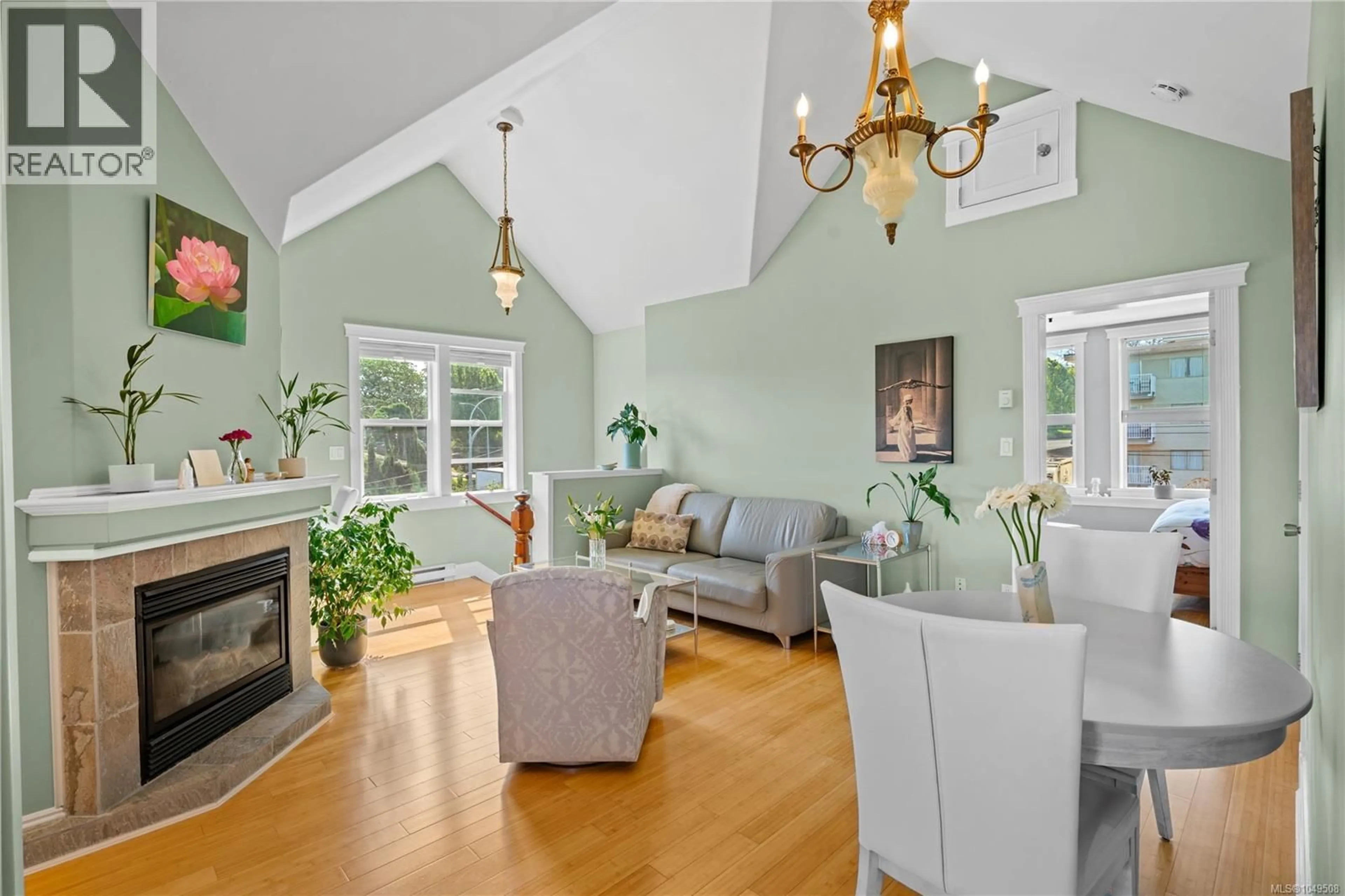 Living room with furniture, unknown for 3 - 1376 PANDORA AVENUE, Victoria British Columbia V8R1A3