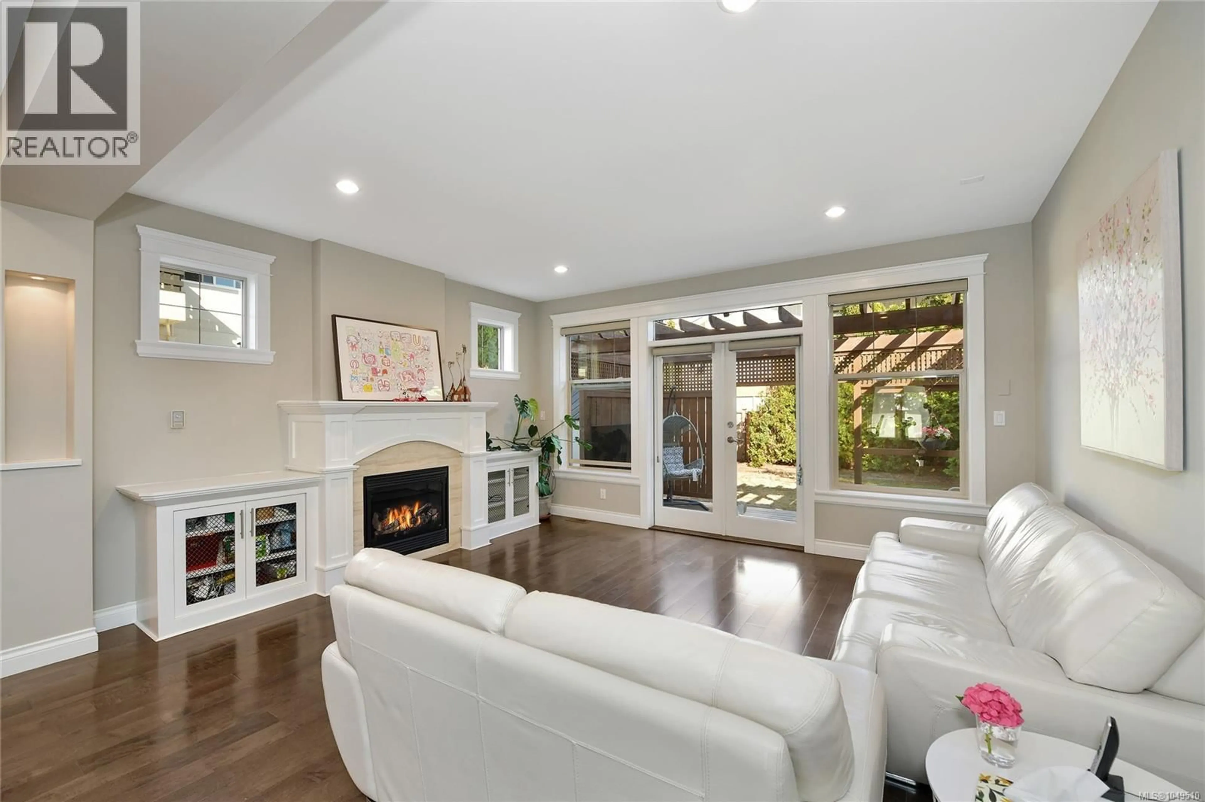 Living room with furniture, unknown for 1059 CLARE STREET, Victoria British Columbia V8S4B5