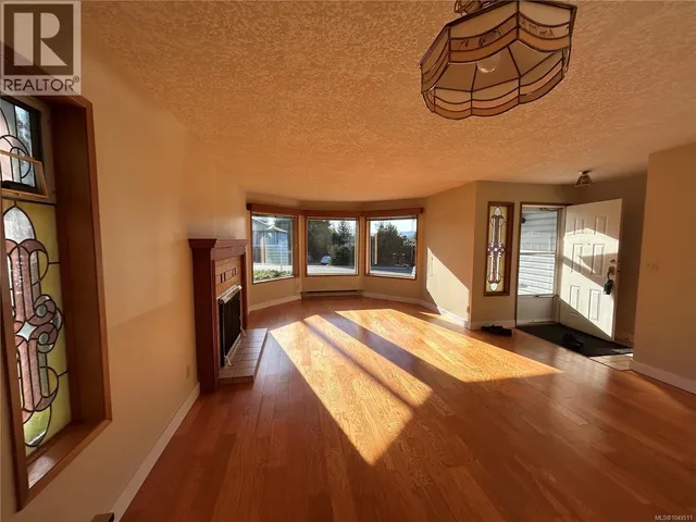 4225 QUADRA STREET, Saanich 5