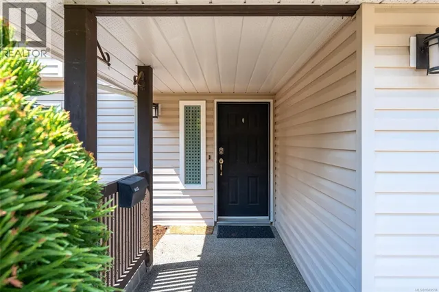 2962 GLADESON LANE, Colwood 3