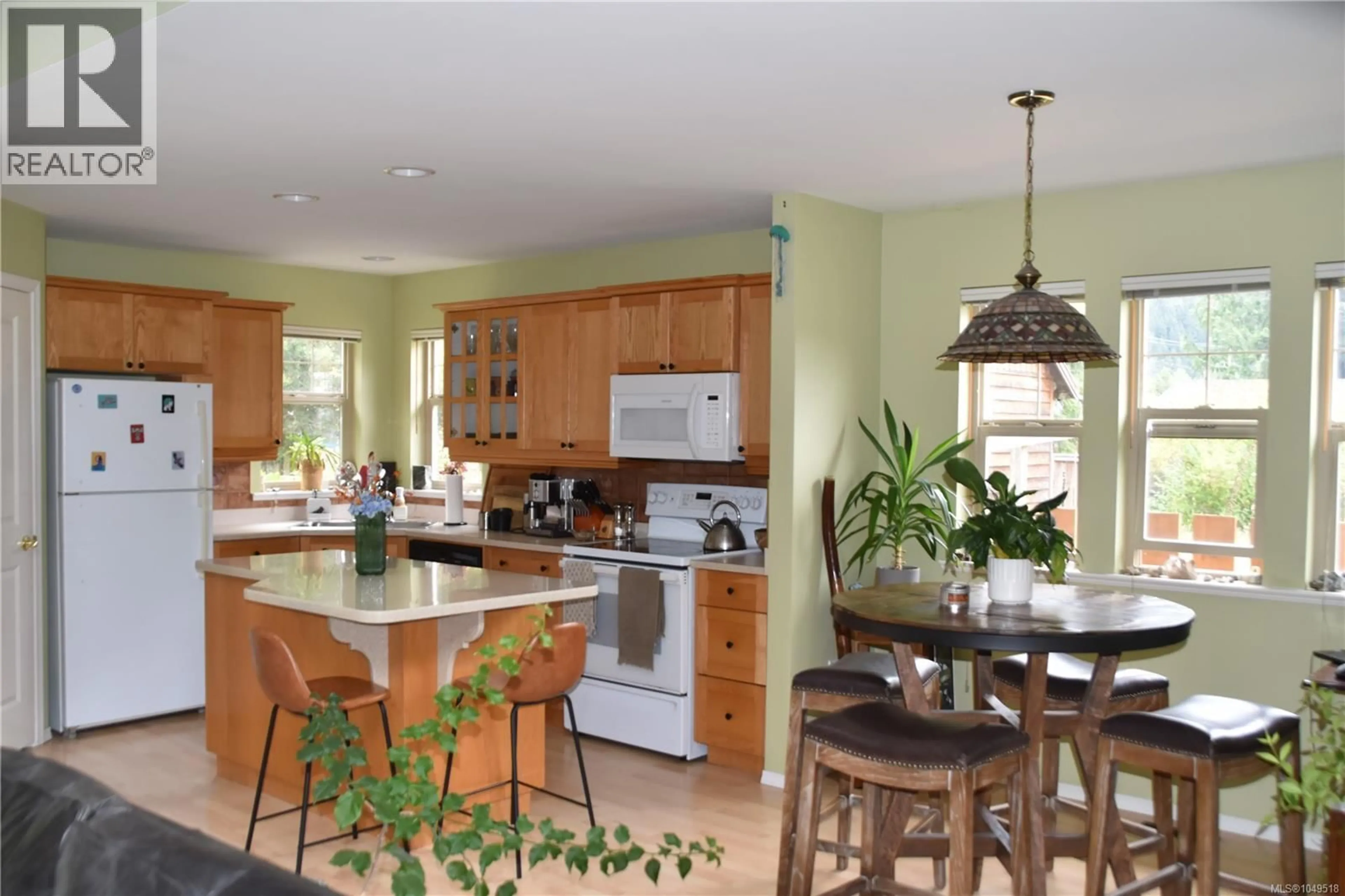 Open concept kitchen, unknown for 125 MAQUINNA AVENUE, Zeballos British Columbia V0P2A0