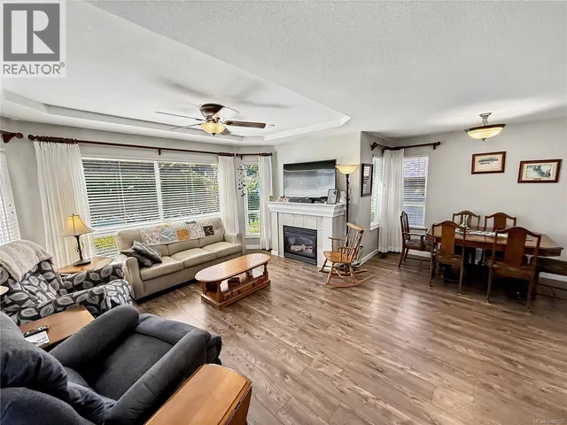 586 HAMPSTEAD STREET, Parksville 3