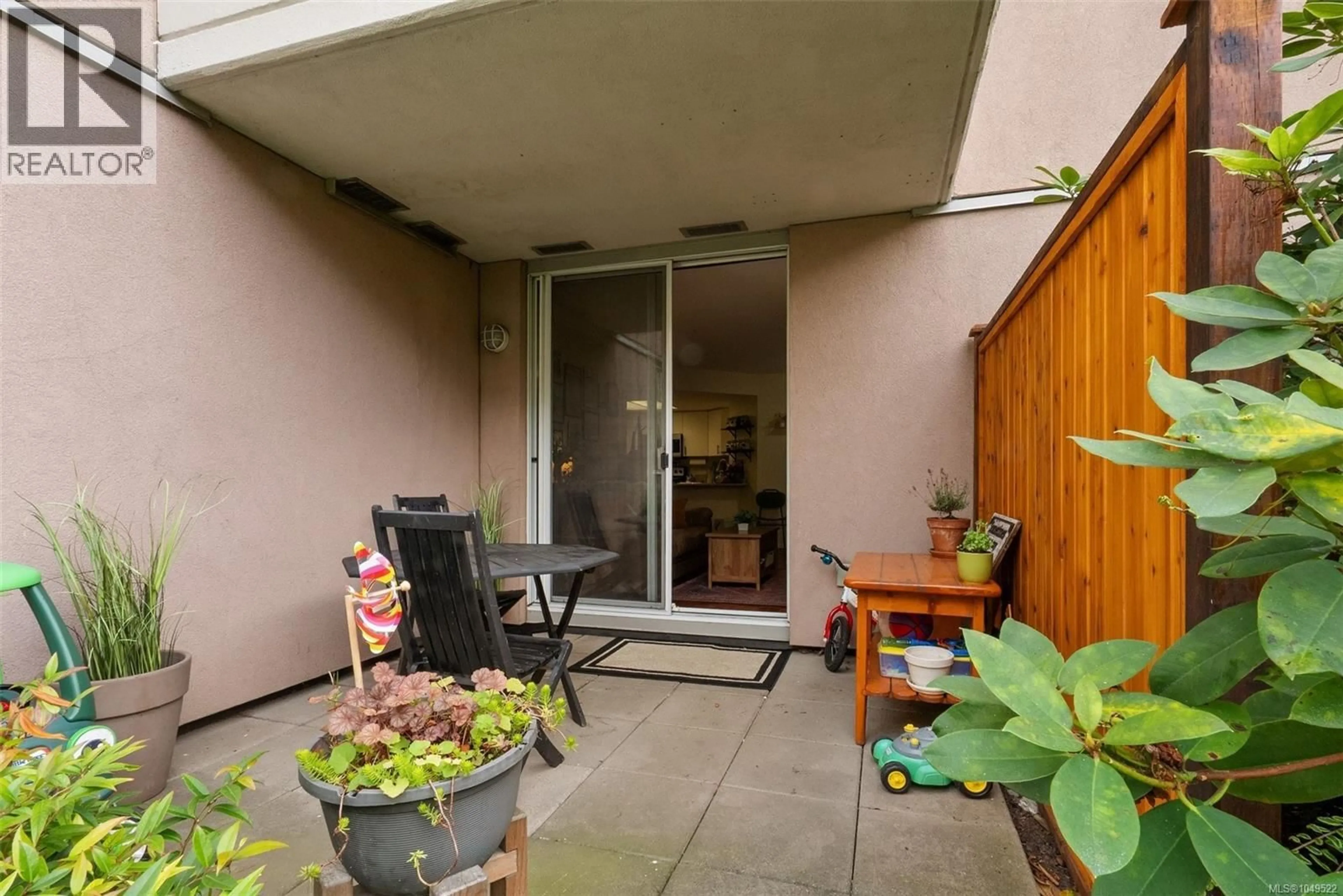 Patio, street for 208 - 930 YATES STREET, Victoria British Columbia V8V4Z3