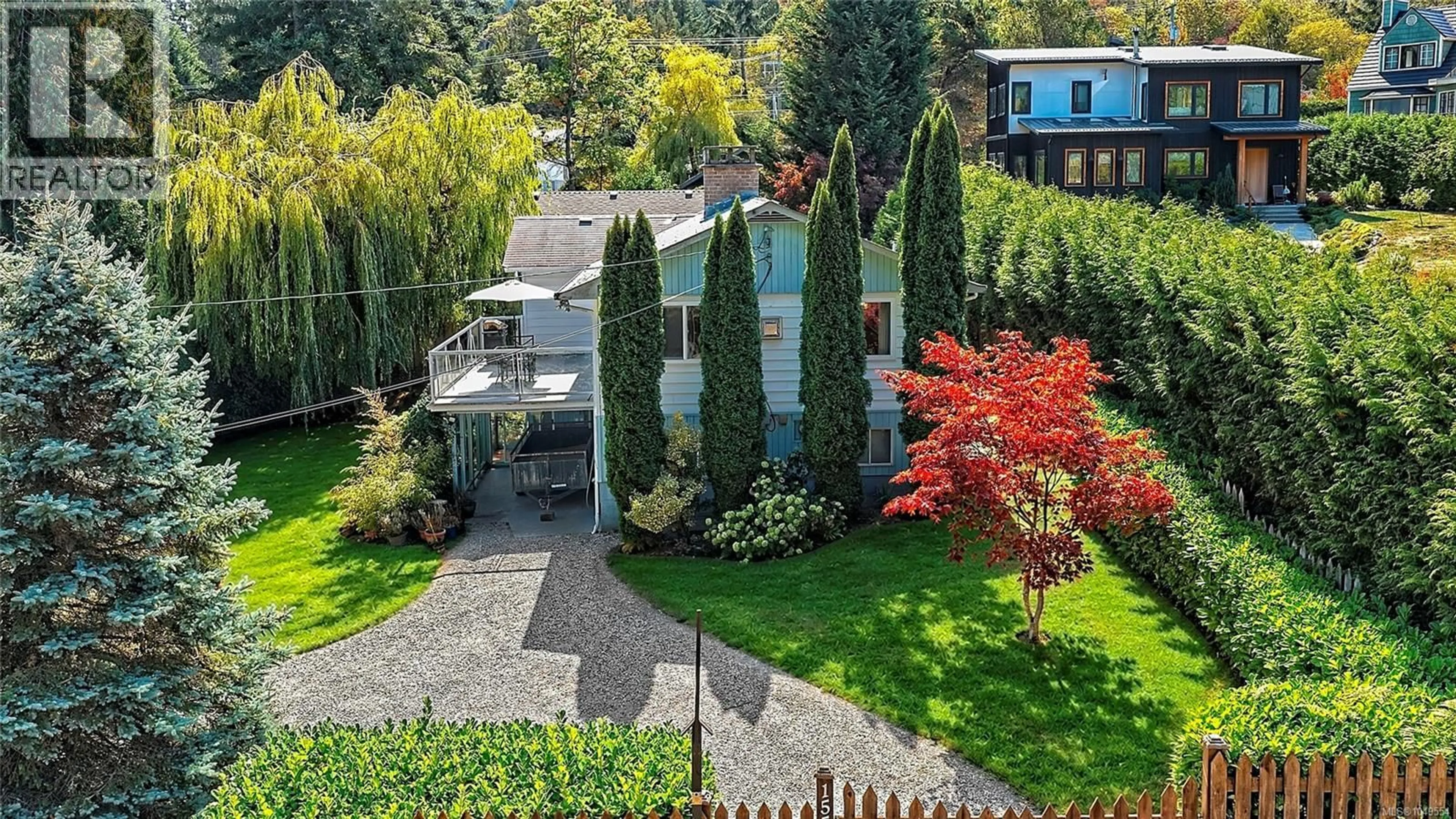 A pic from outside/outdoor area/front of a property/back of a property/a pic from drone, street for 155 SEAVIEW AVENUE, Salt Spring British Columbia V8K1S4