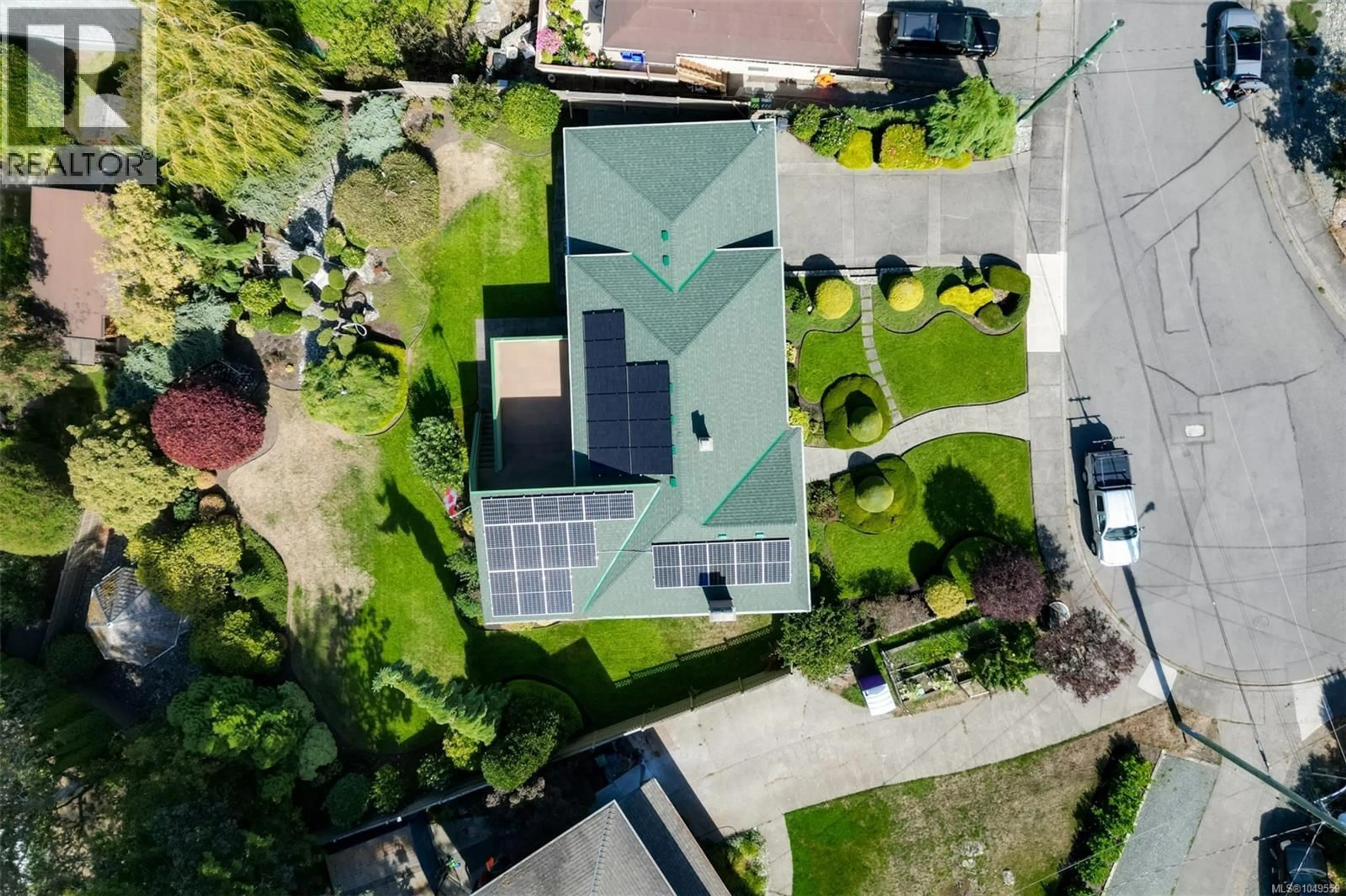 A pic from outside/outdoor area/front of a property/back of a property/a pic from drone, street for 1189 HIGHROCK PLACE, Esquimalt British Columbia V9A4W1