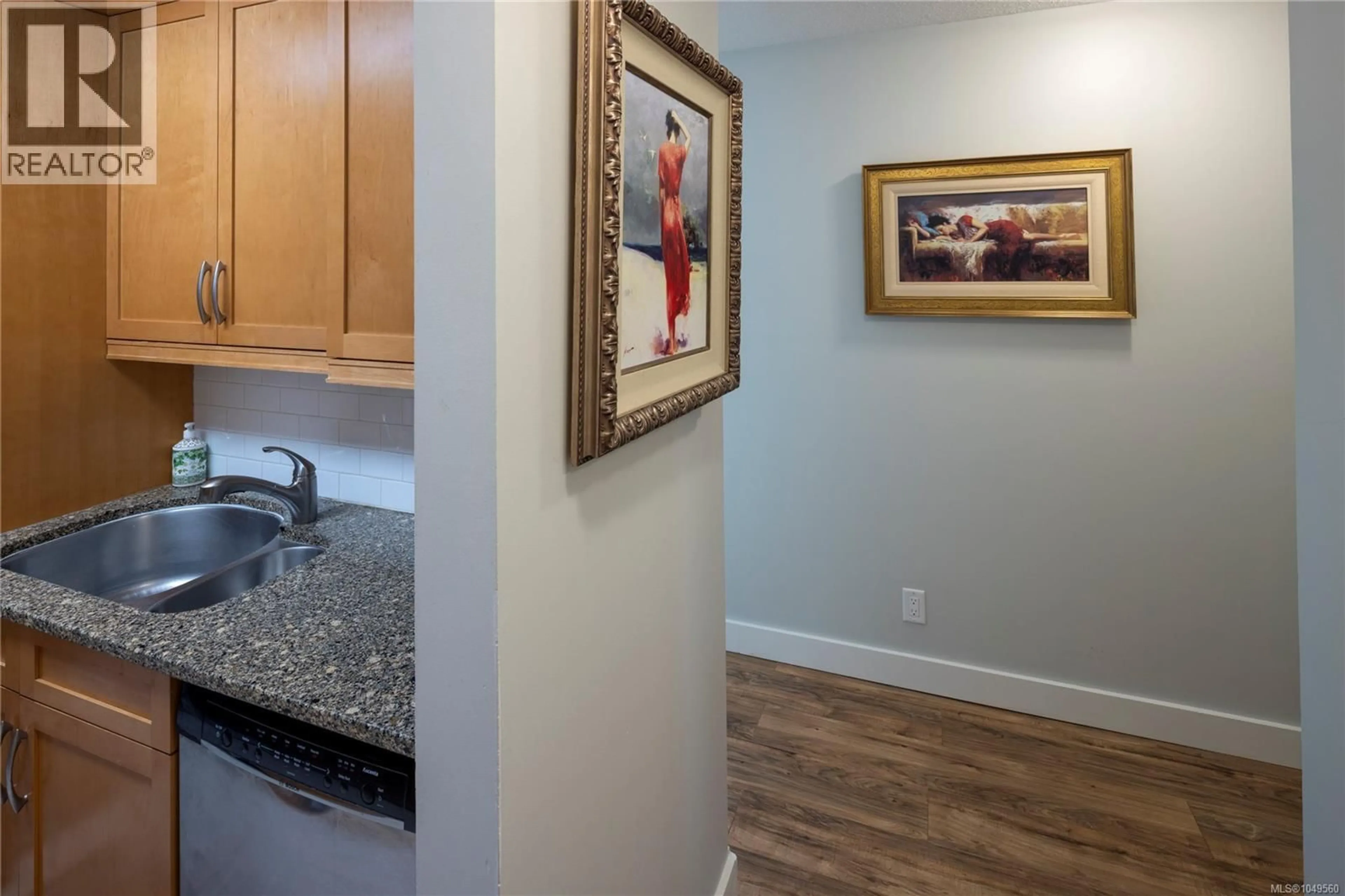 Unknown for 402 - 1157 FAIRFIELD ROAD, Victoria British Columbia V8V3A9