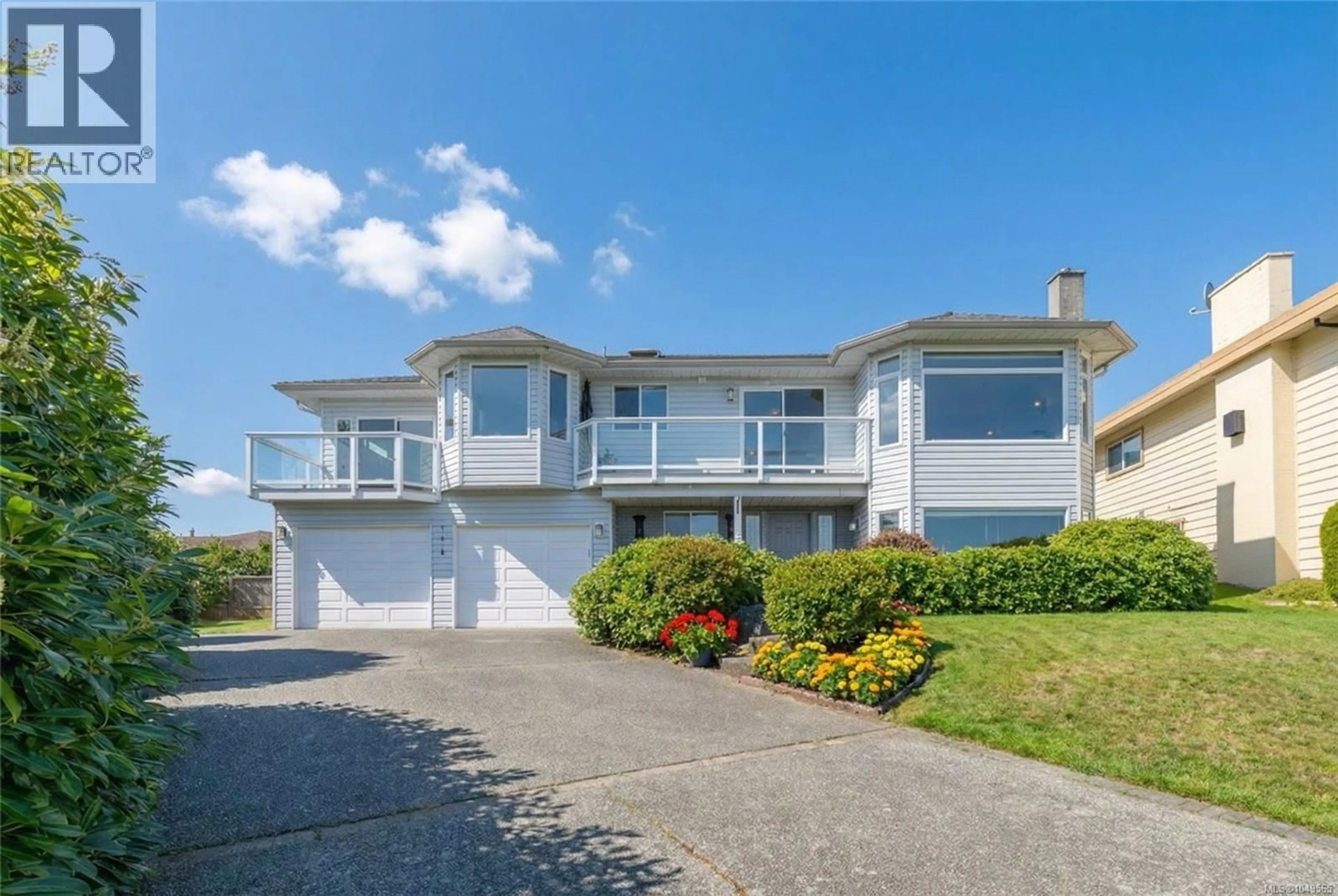 Home with vinyl exterior material, street for 114 NONA PLACE, Nanaimo British Columbia V9V1B6