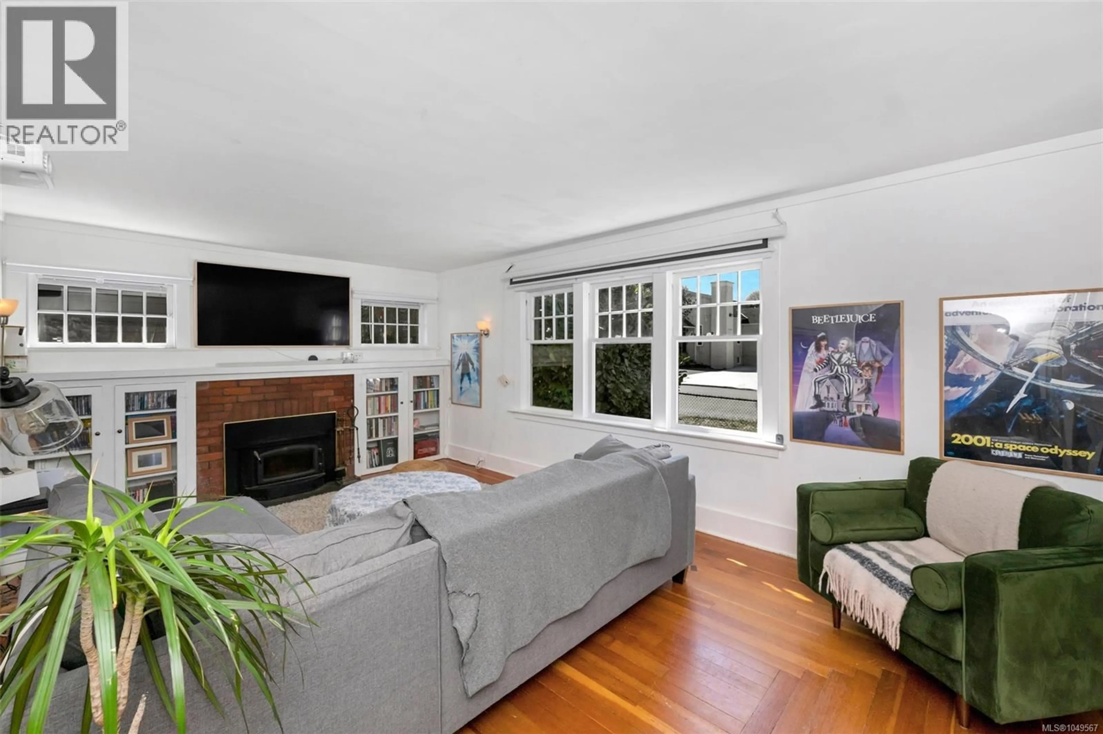Living room with furniture, unknown for 476 YPRES STREET, Duncan British Columbia V9L3T6