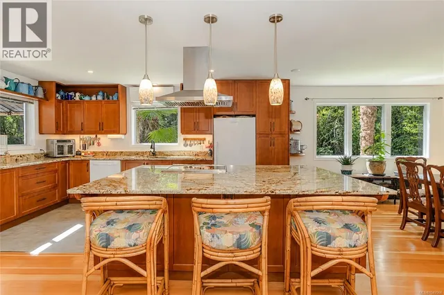 154 HIGH HILL ROAD, Salt Spring 2