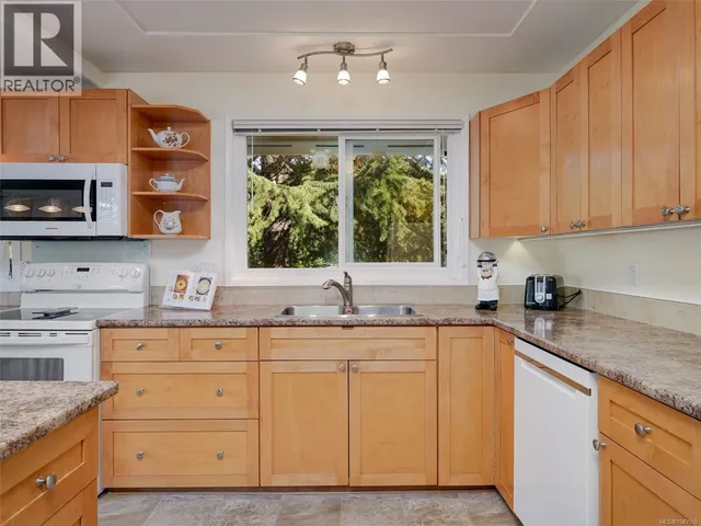 9743 ARDMORE DRIVE, North Saanich 5
