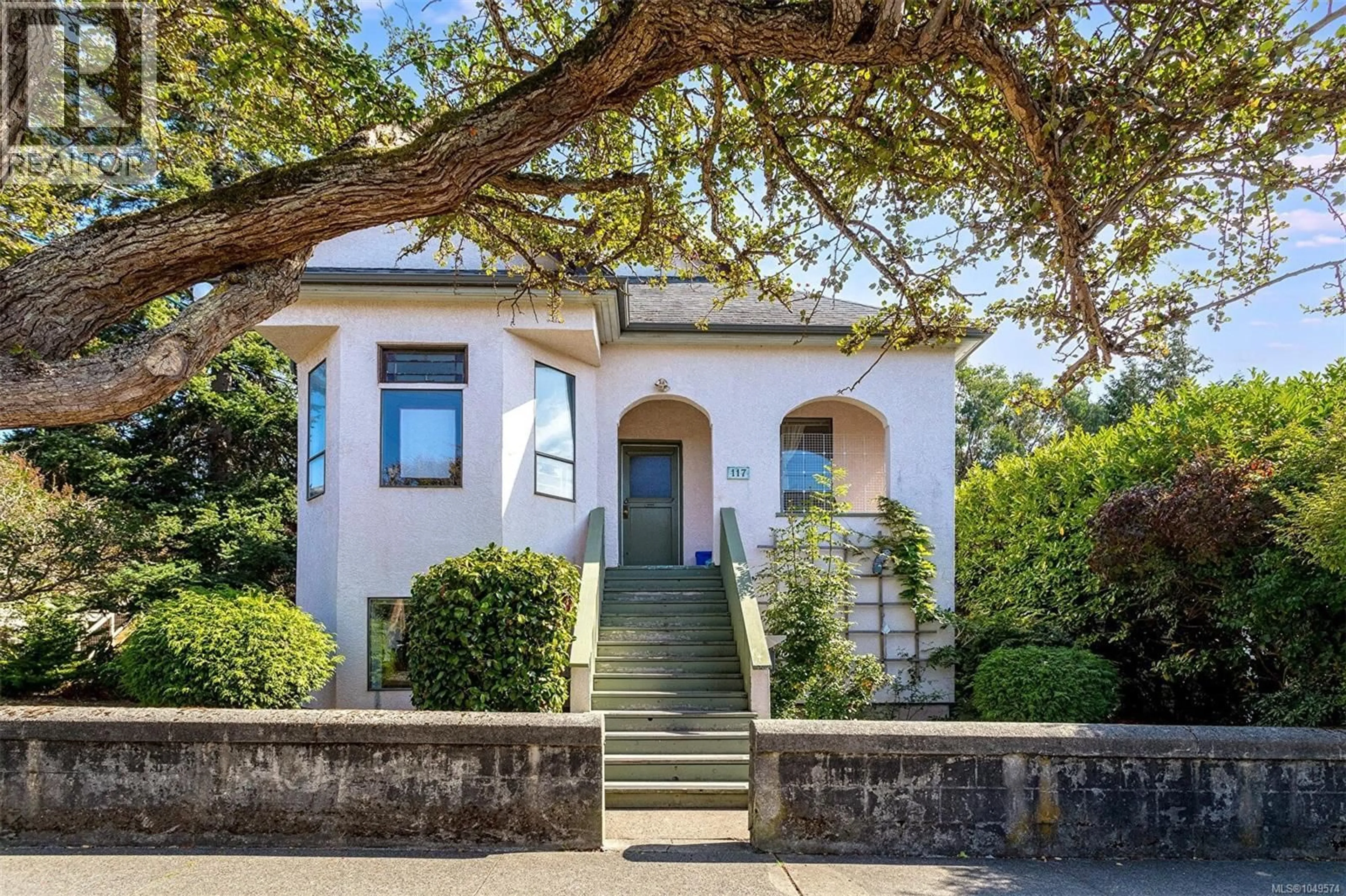 Unknown for 117 MEDANA STREET, Victoria British Columbia V8V2H6