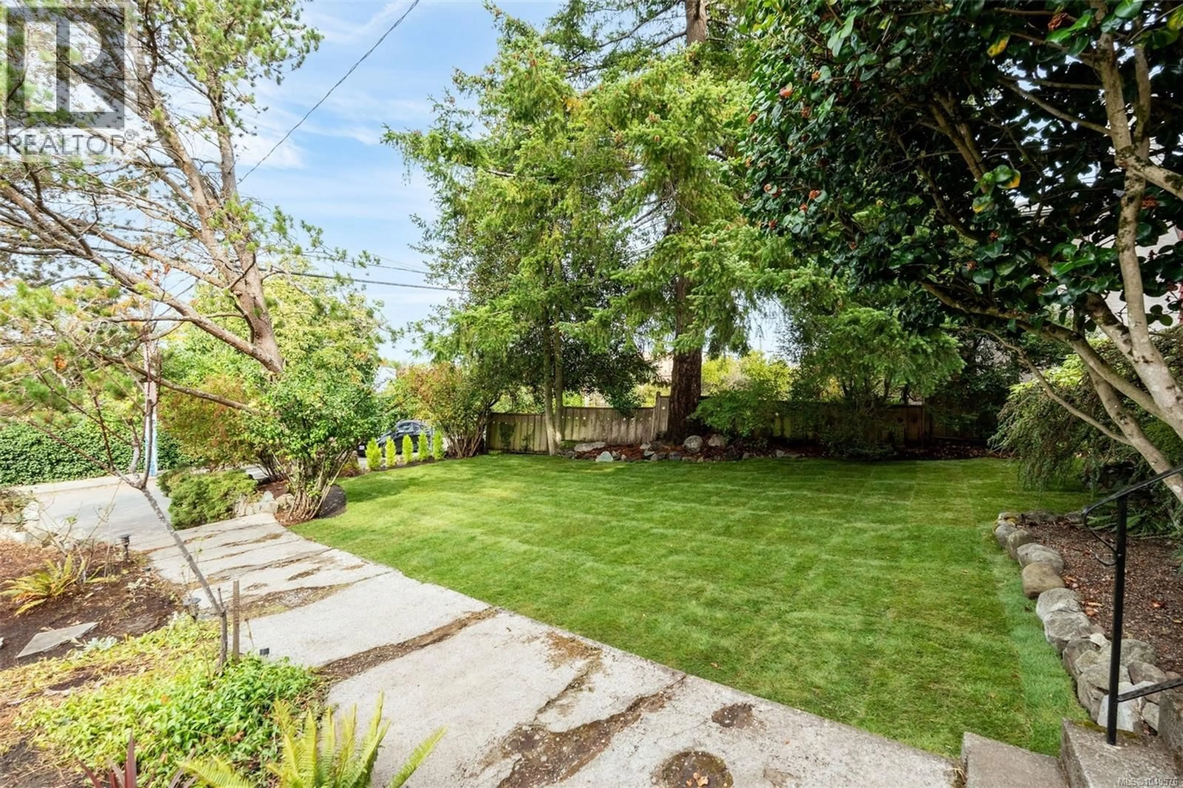 Patio, street for 1569 PEMBROKE STREET, Victoria British Columbia V8R1W1