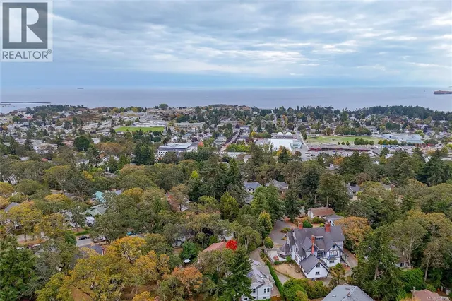 644 FERNHILL ROAD, Esquimalt 2