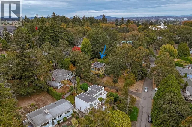 644 FERNHILL ROAD, Esquimalt 3