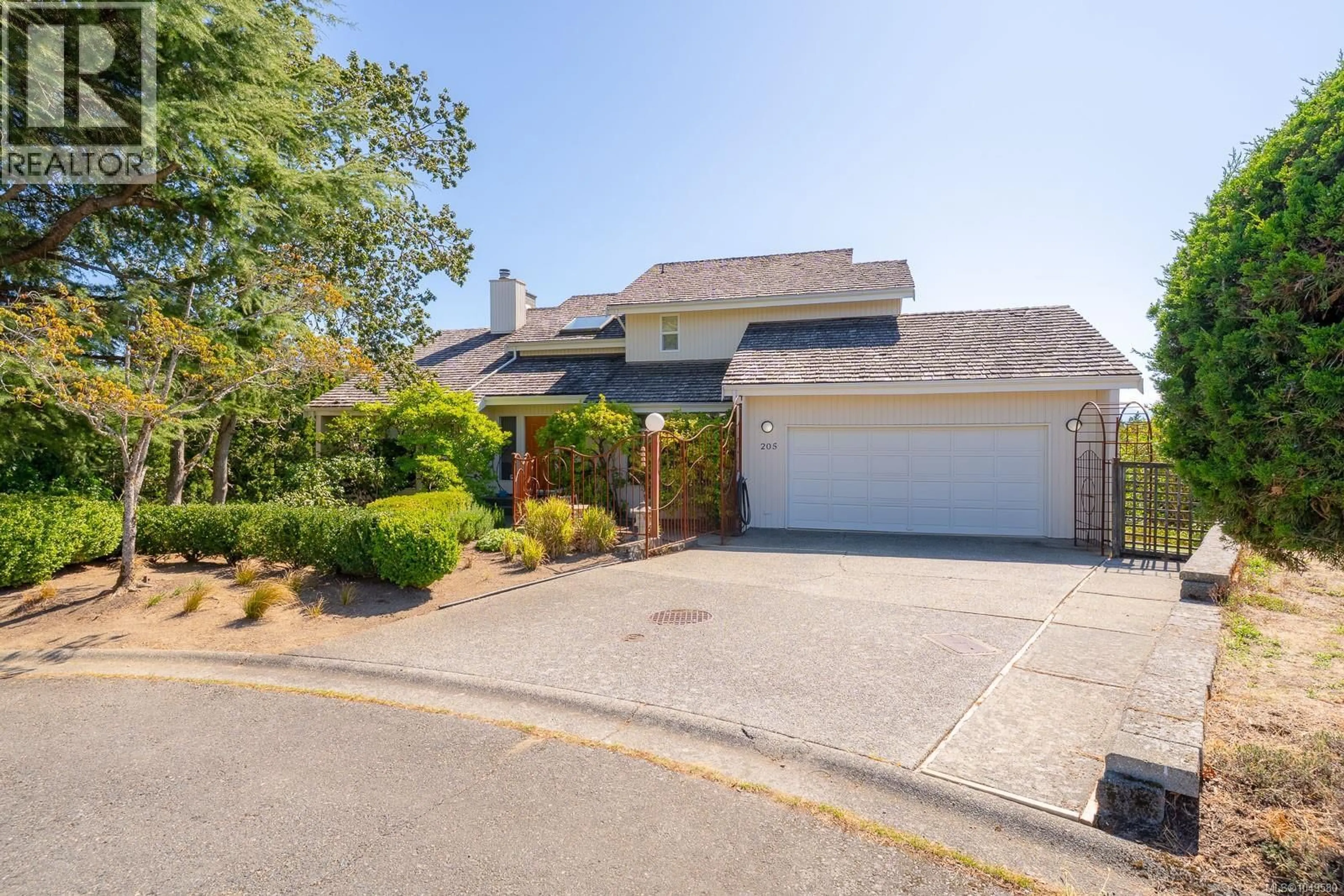 A pic from outside/outdoor area/front of a property/back of a property/a pic from drone, street for 205 SCARBOROUGH PLACE, Nanaimo British Columbia V9T5L3