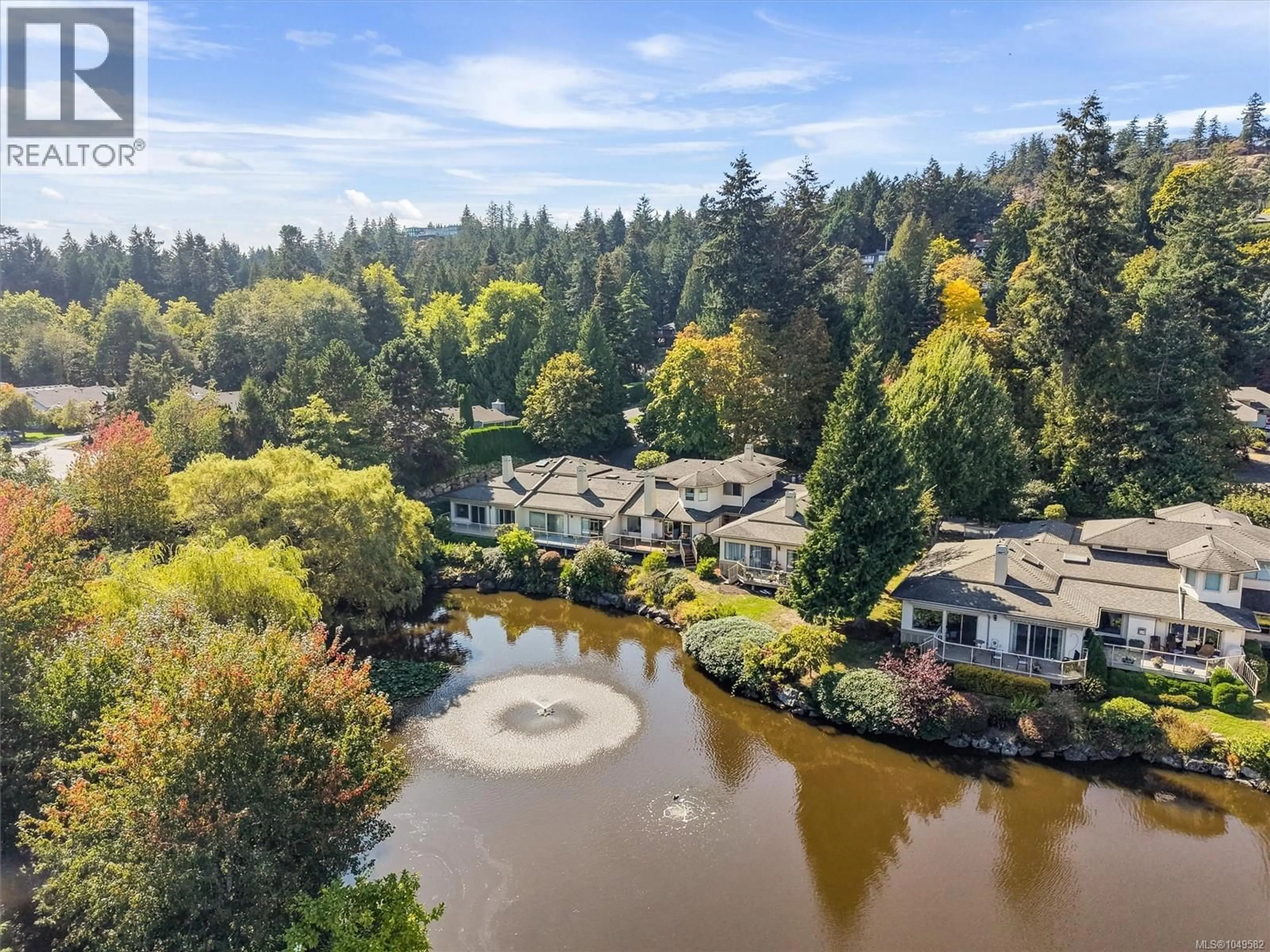 A pic from outside/outdoor area/front of a property/back of a property/a pic from drone, water/lake/river/ocean view for 3 - 4701 LOCHSIDE DRIVE, Saanich British Columbia V8Y3E2