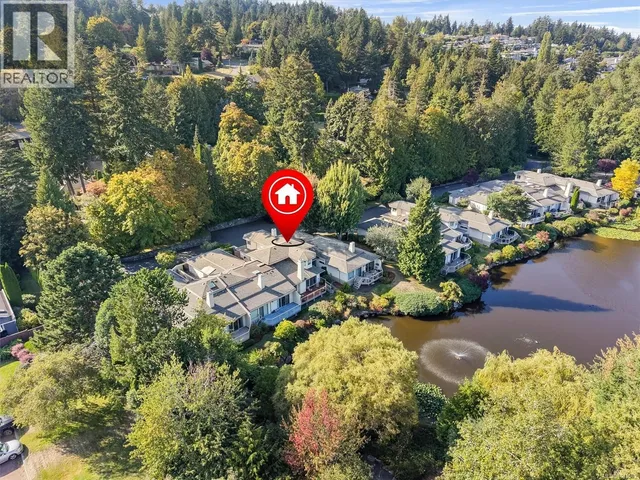 3 - 4701 LOCHSIDE DRIVE, Saanich 2
