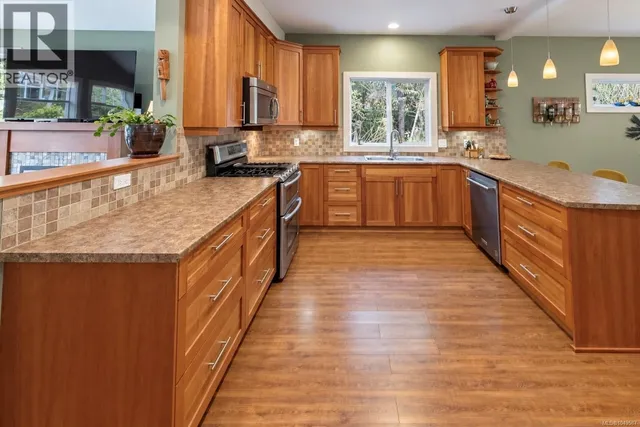 700 OCEAN PARK DRIVE, Tofino 5