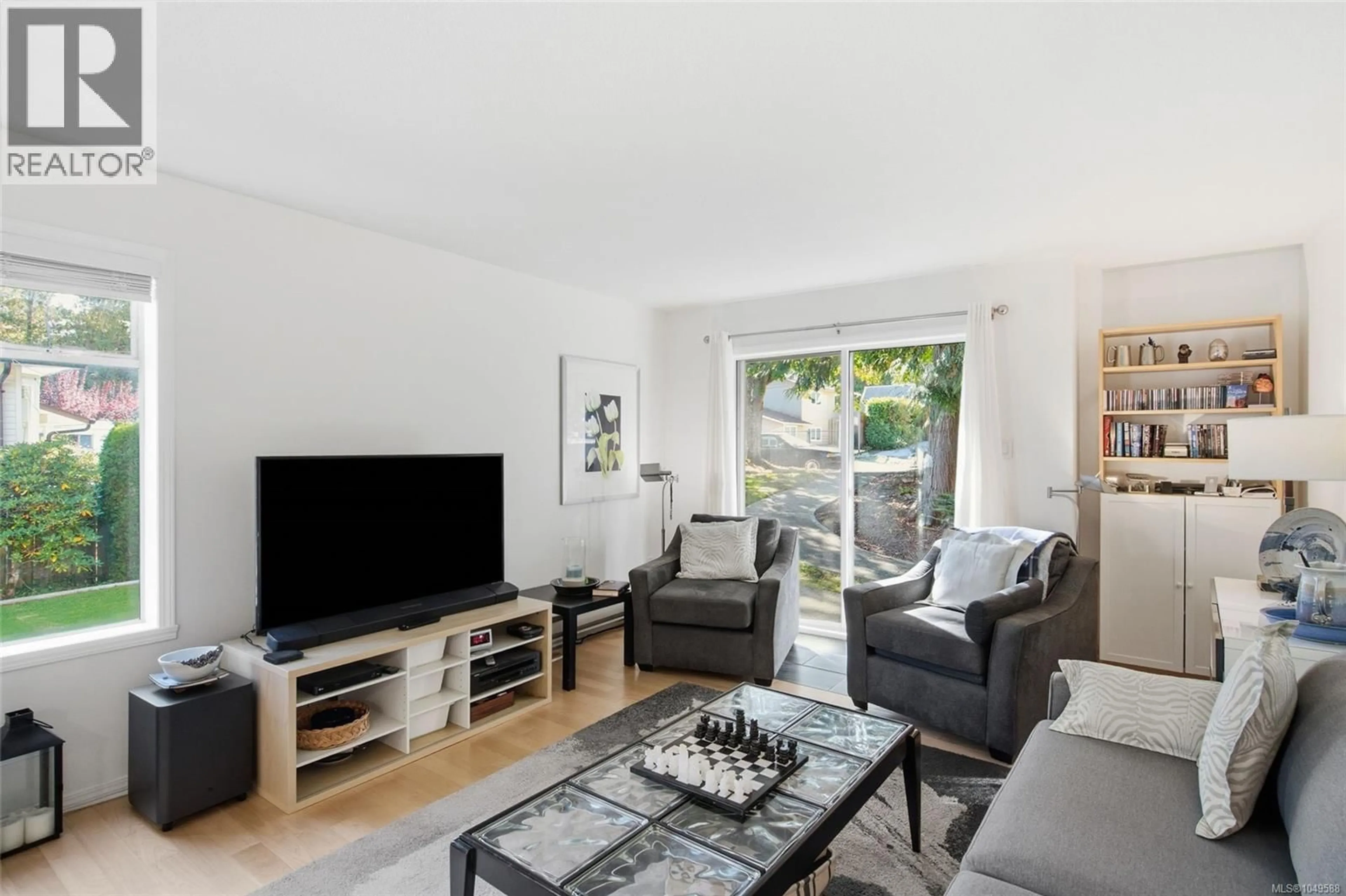 Living room with furniture, unknown for 4 - 141 SIXTH AVENUE EAST, Qualicum Beach British Columbia V9K2J6