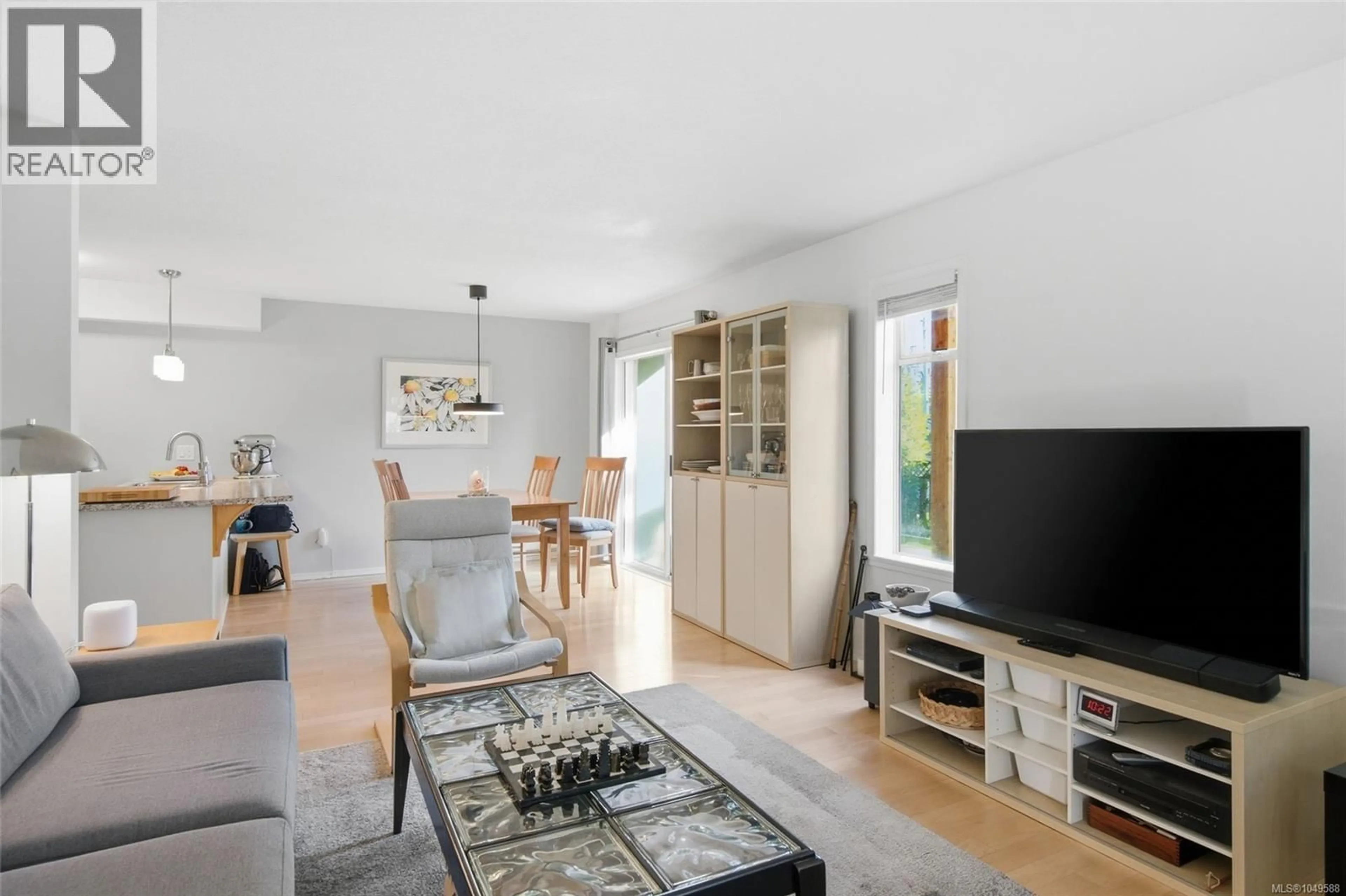 Living room with furniture, unknown for 4 - 141 SIXTH AVENUE EAST, Qualicum Beach British Columbia V9K2J6