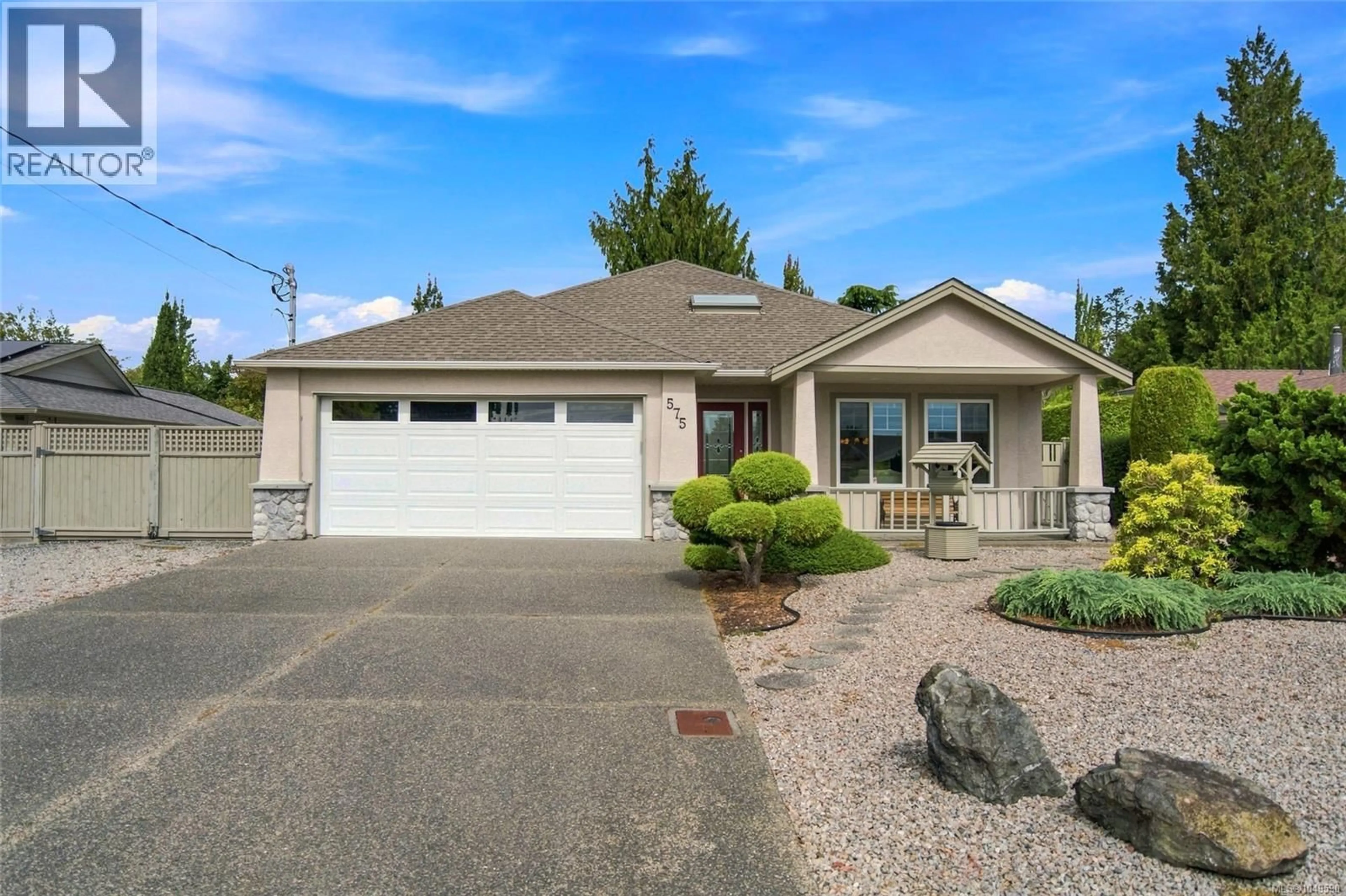 Home with vinyl exterior material, street for 575 PANORAMA PLACE, Parksville British Columbia V9P1A4