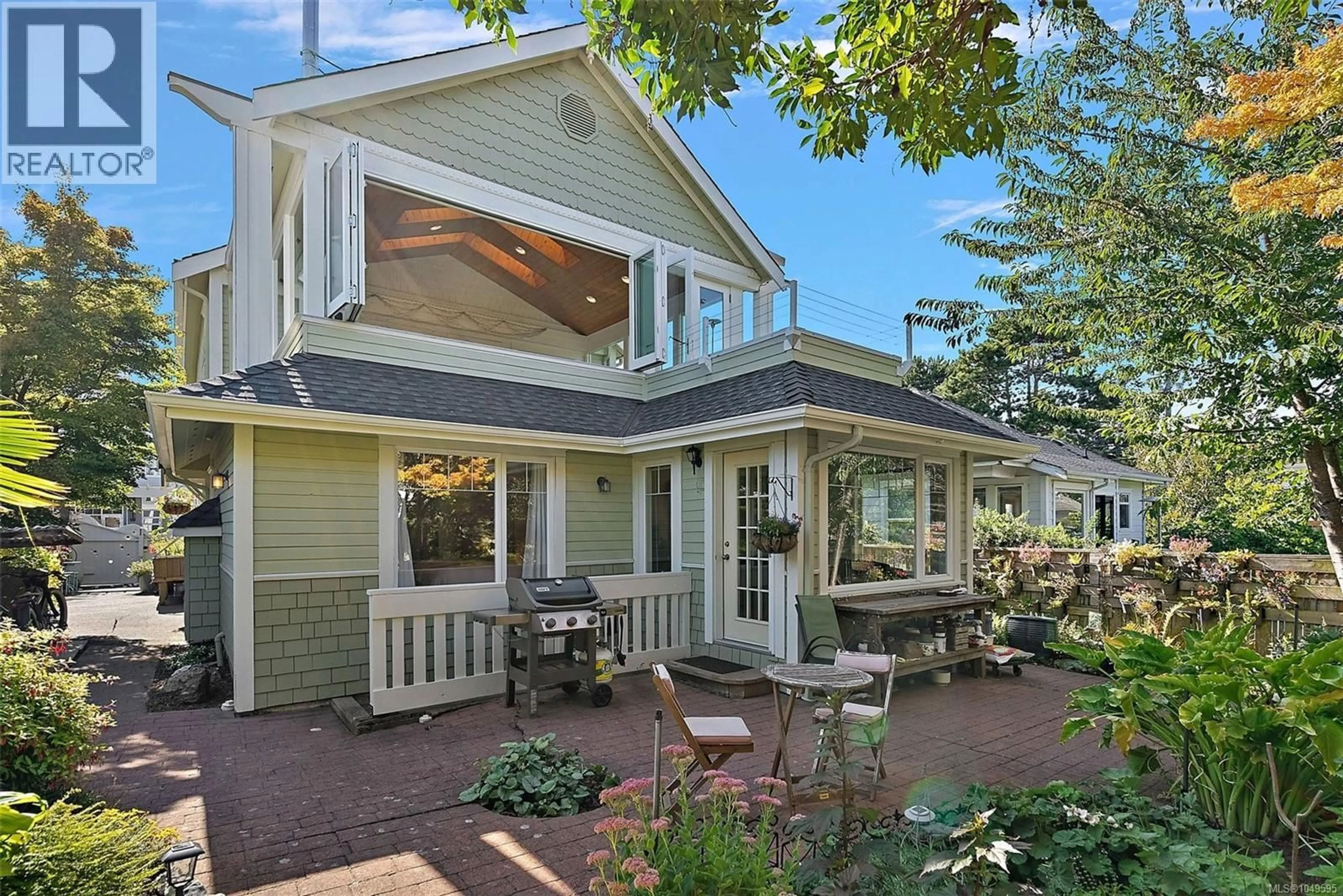 Patio, street for 485 HEAD STREET SOUTHWEST, Esquimalt British Columbia V9A5S1