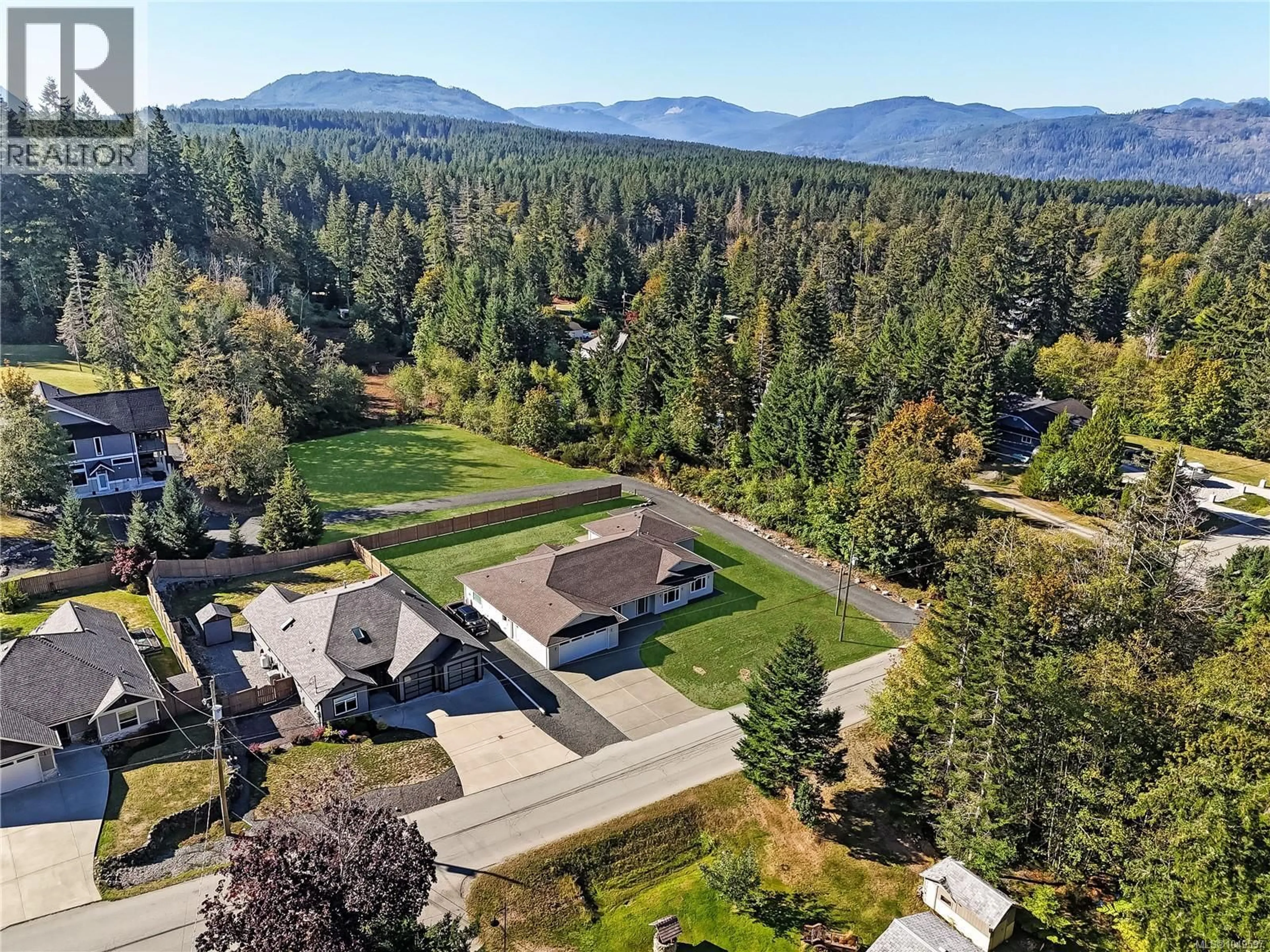 A pic from outside/outdoor area/front of a property/back of a property/a pic from drone, mountain view for 2780 BURDE STREET, Port Alberni British Columbia V9Y7M4