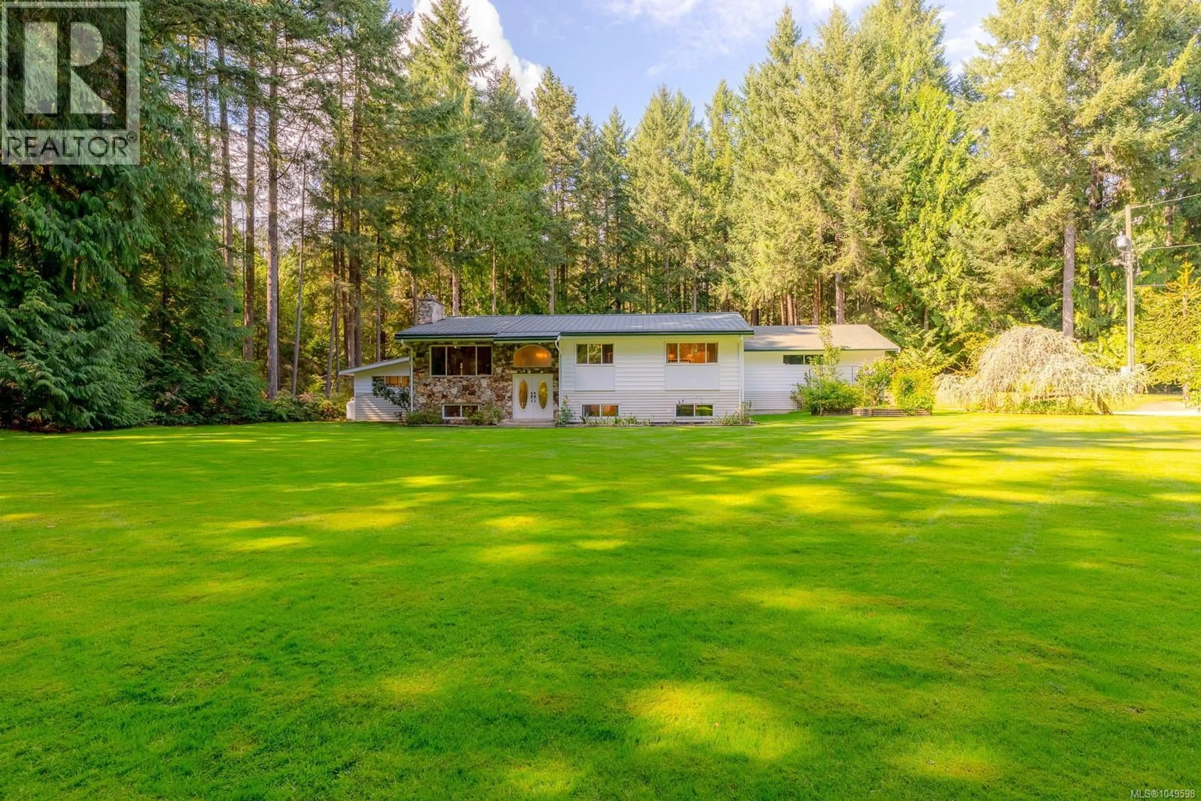 A pic from outside/outdoor area/front of a property/back of a property/a pic from drone, forest/trees view for 1115 CHAPMAN ROAD, Cobble Hill British Columbia V0R1L7
