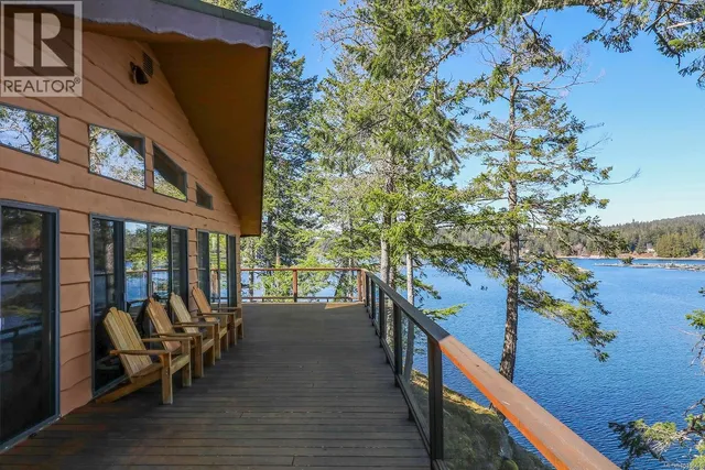 651 GORGE HARBOUR, Cortes Island 3