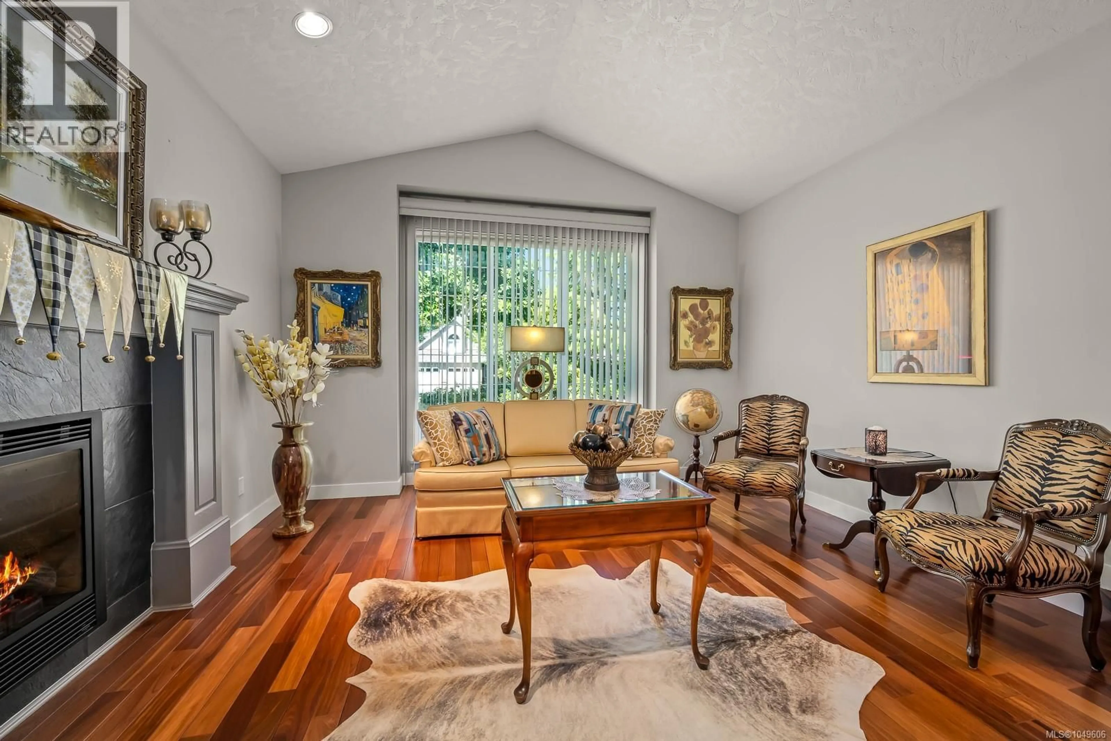 Living room with furniture, unknown for 920 EASTWICKE CRESCENT, Comox British Columbia V9M1B2